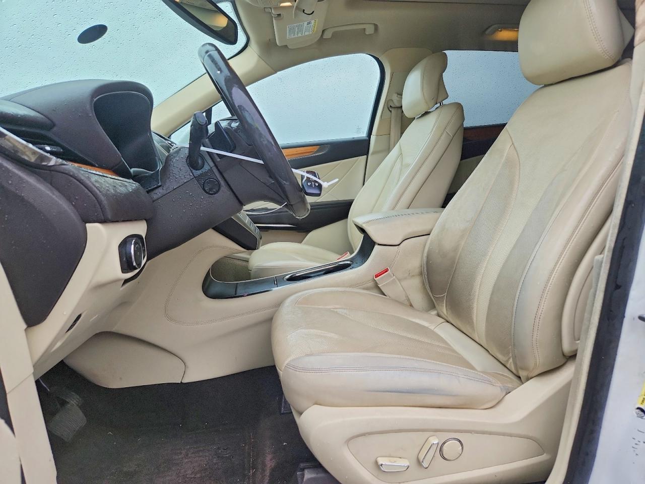 2015 Lincoln Mkc White vin: 5LMTJ2AH8FUJ10878
