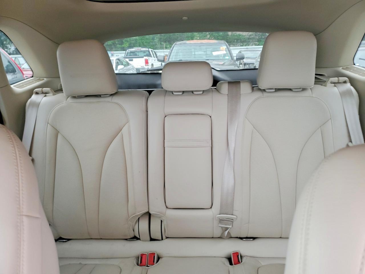 2015 Lincoln Mkc Белый vin: 5LMTJ2AH8FUJ12341