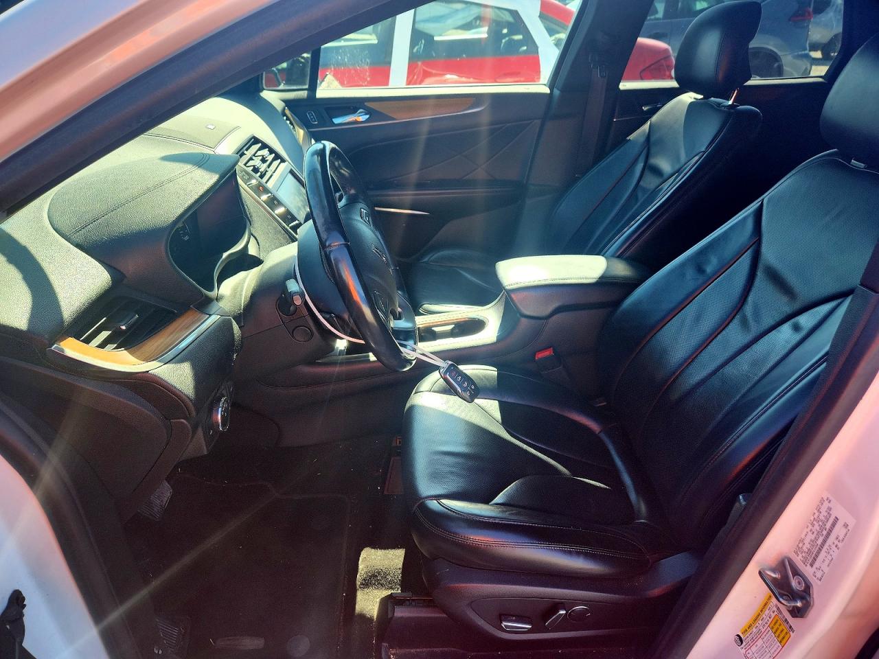 2015 Lincoln Mkc Белый vin: 5LMTJ2AH8FUJ33268