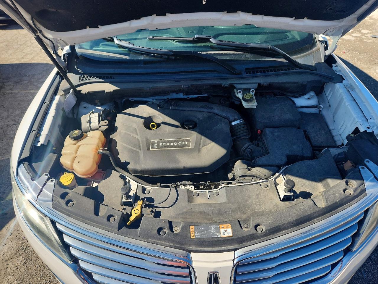 2015 Lincoln Mkc Белый vin: 5LMTJ2AH8FUJ33268