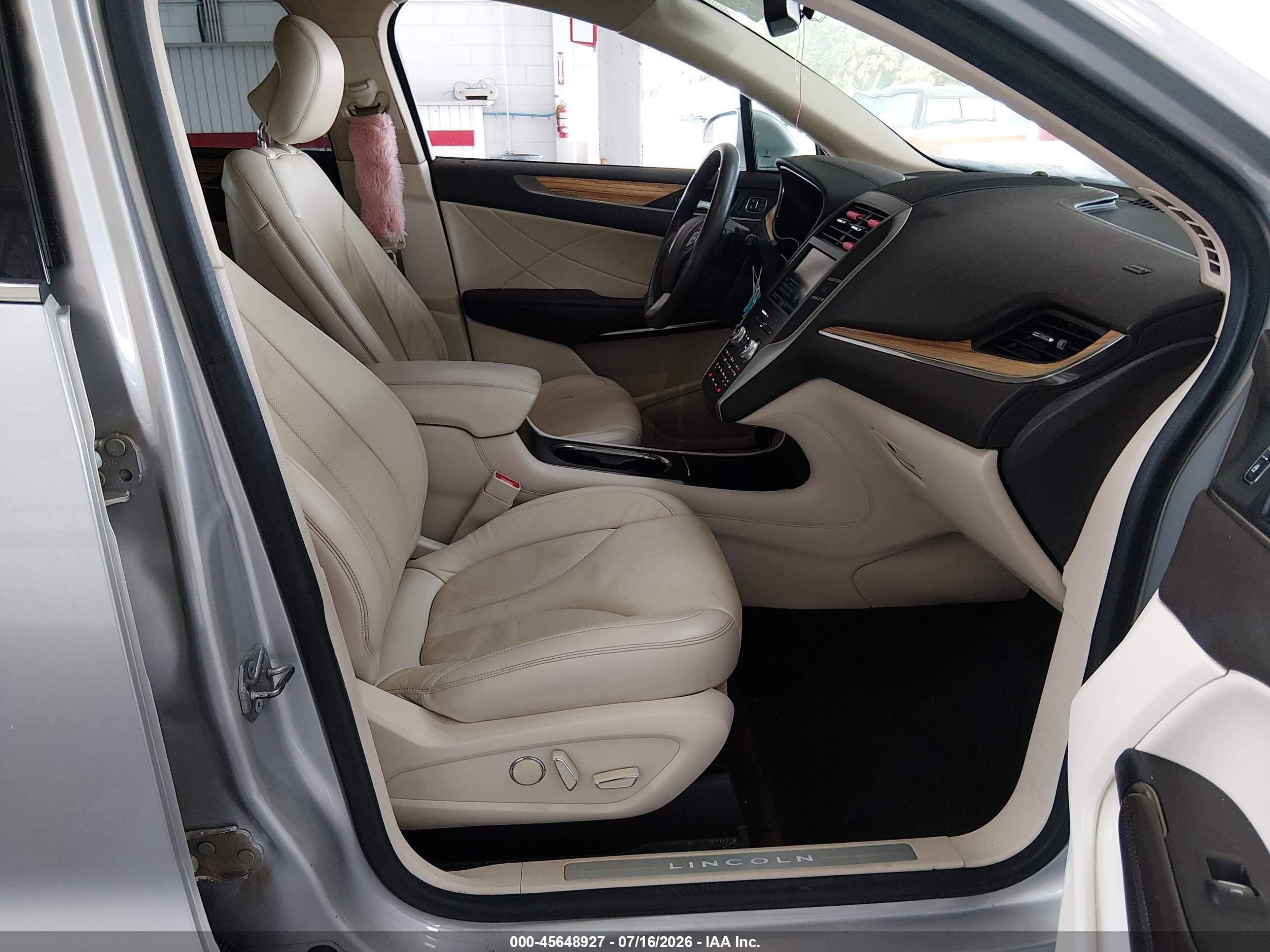 2015 Lincoln Mkc Серебряный vin: 5LMTJ2AHXFUJ09733