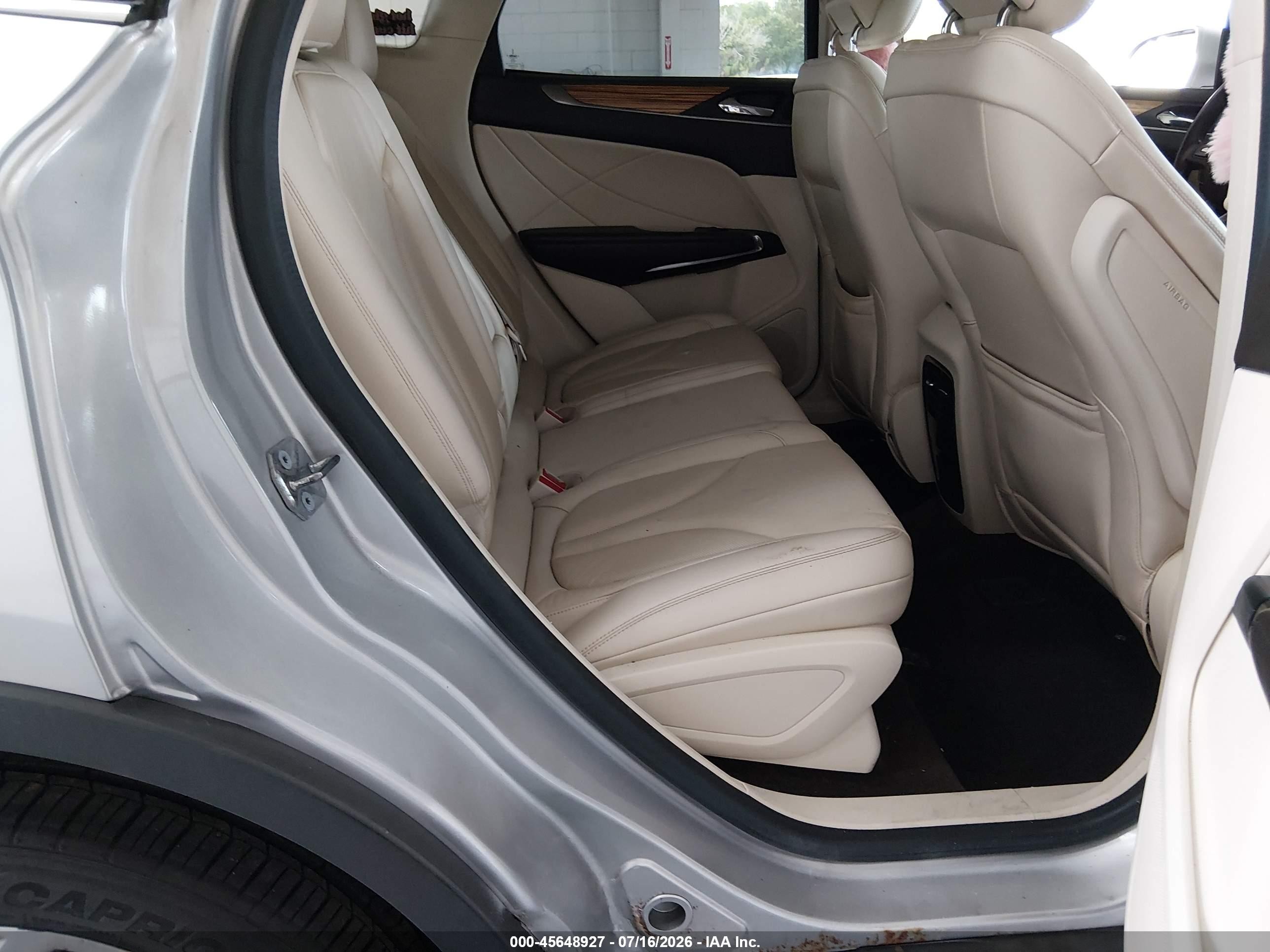 2015 Lincoln Mkc Серебряный vin: 5LMTJ2AHXFUJ09733