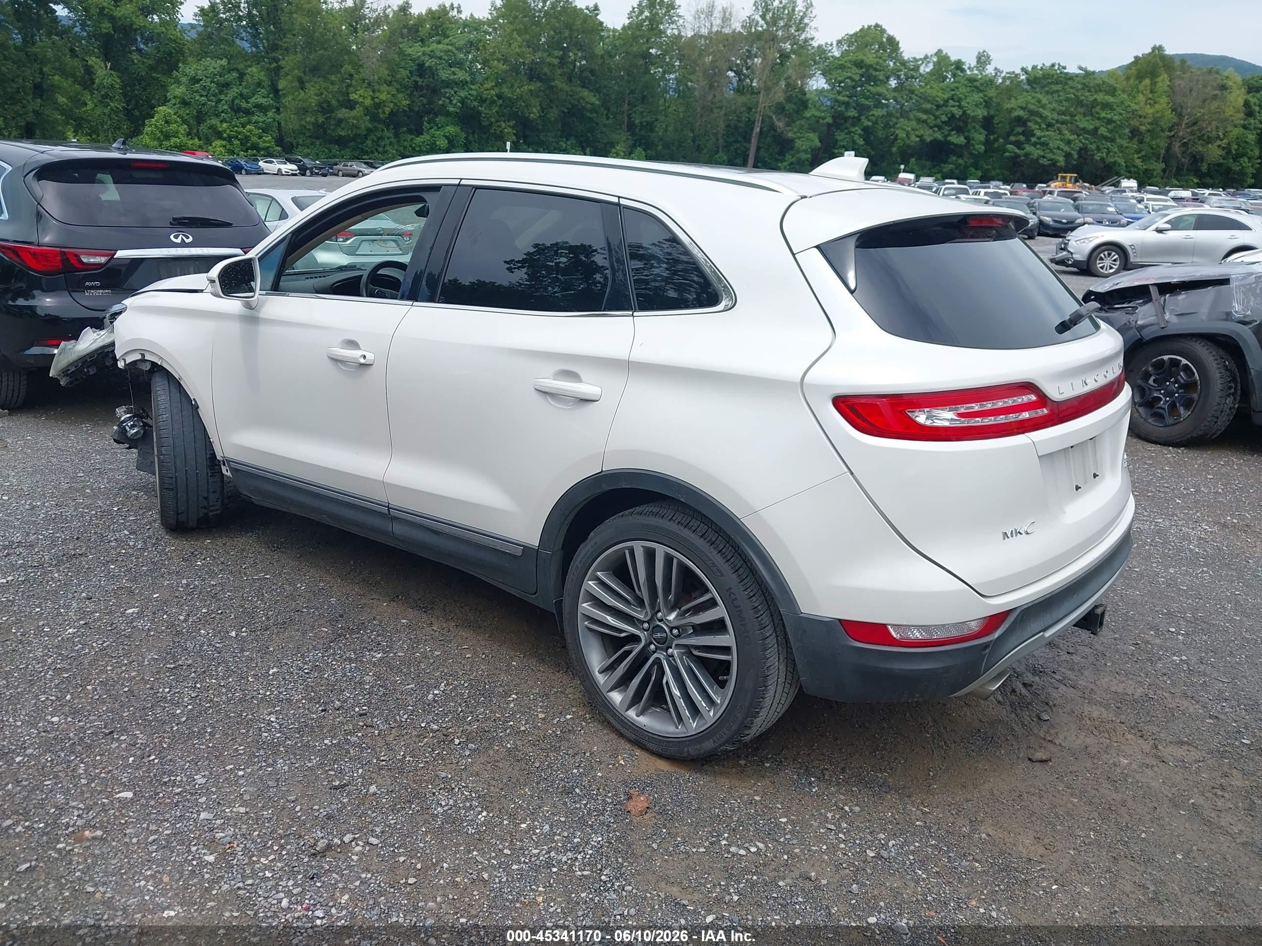 2015 Lincoln Mkc   White vin: 5LMTJ2AHXFUJ25172
