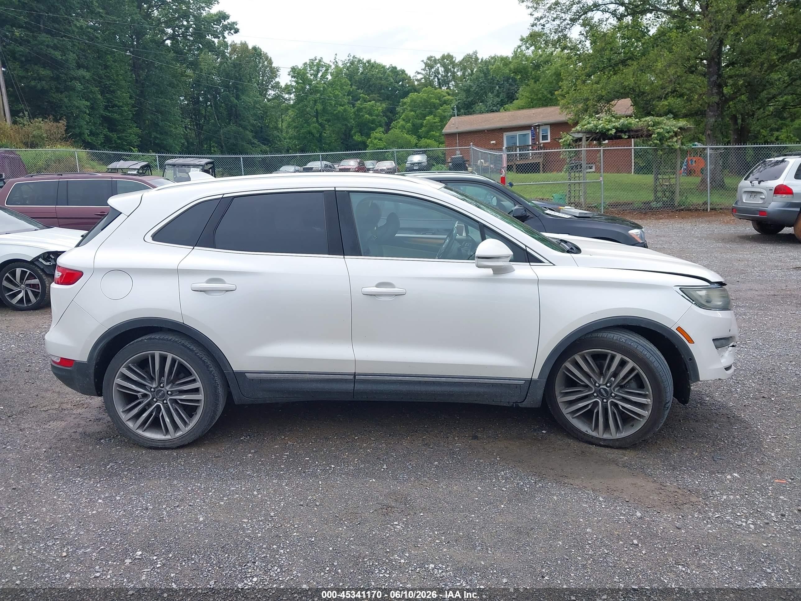 2015 Lincoln Mkc   White vin: 5LMTJ2AHXFUJ25172