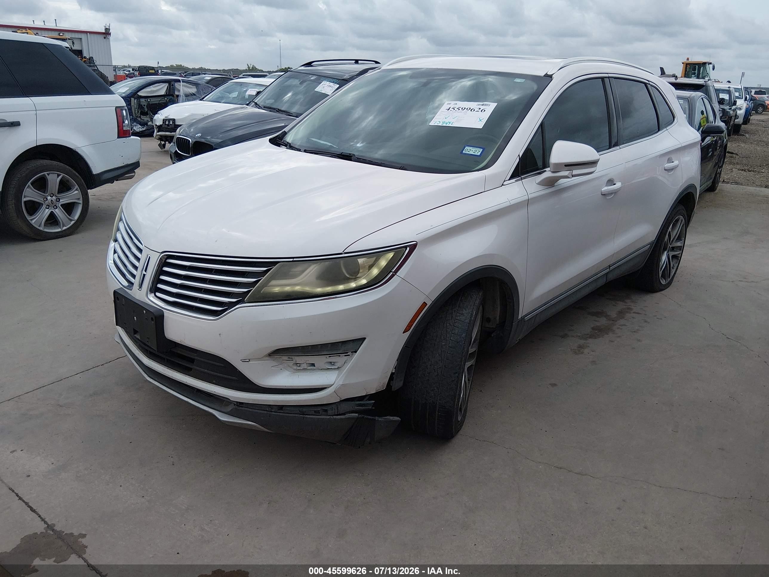 2015 Lincoln Mkc   Cream vin: 5LMTJ2AHXFUJ33496