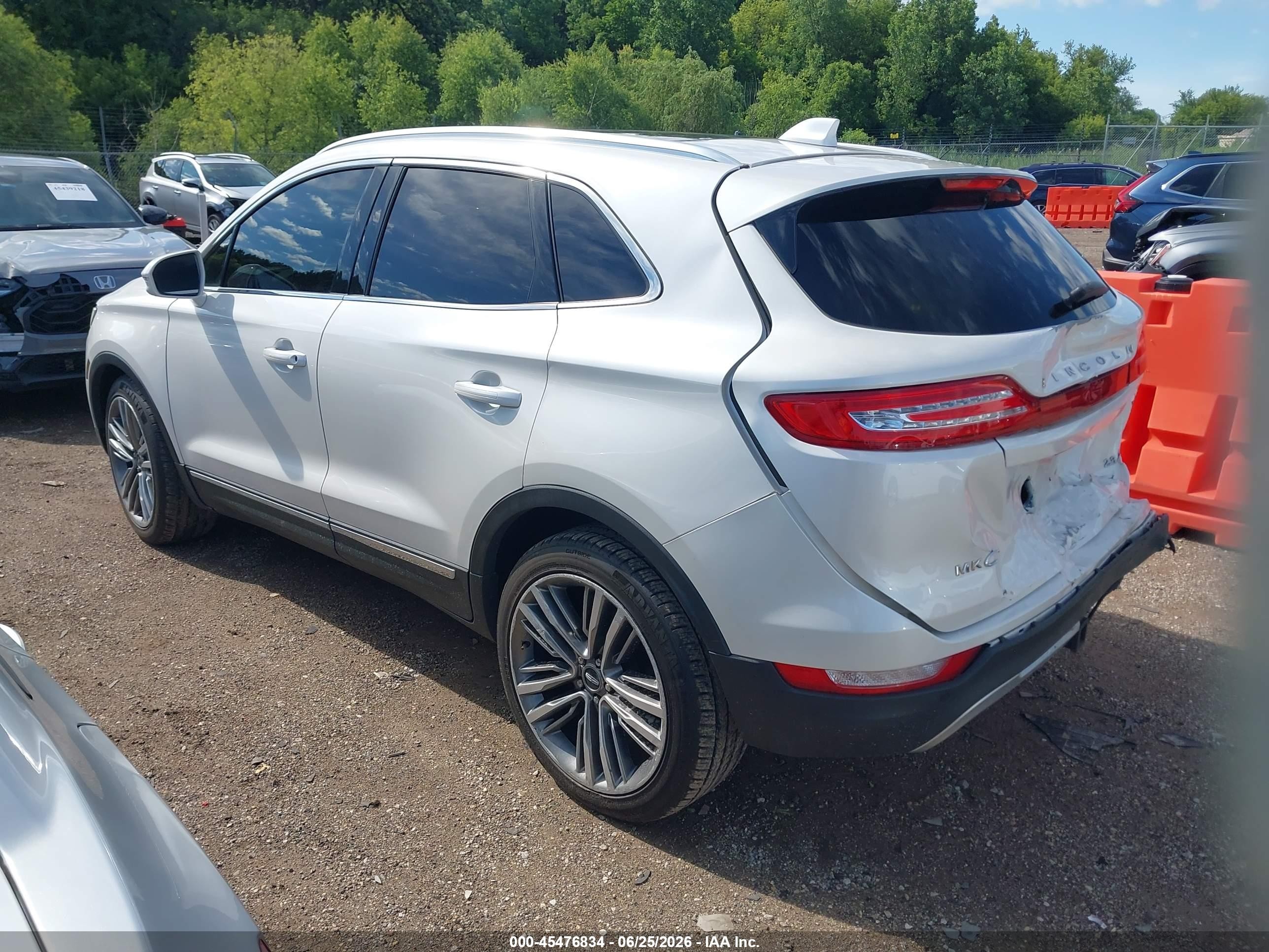 2015 Lincoln Mkc   White vin: 5LMTJ2AHXFUJ33708
