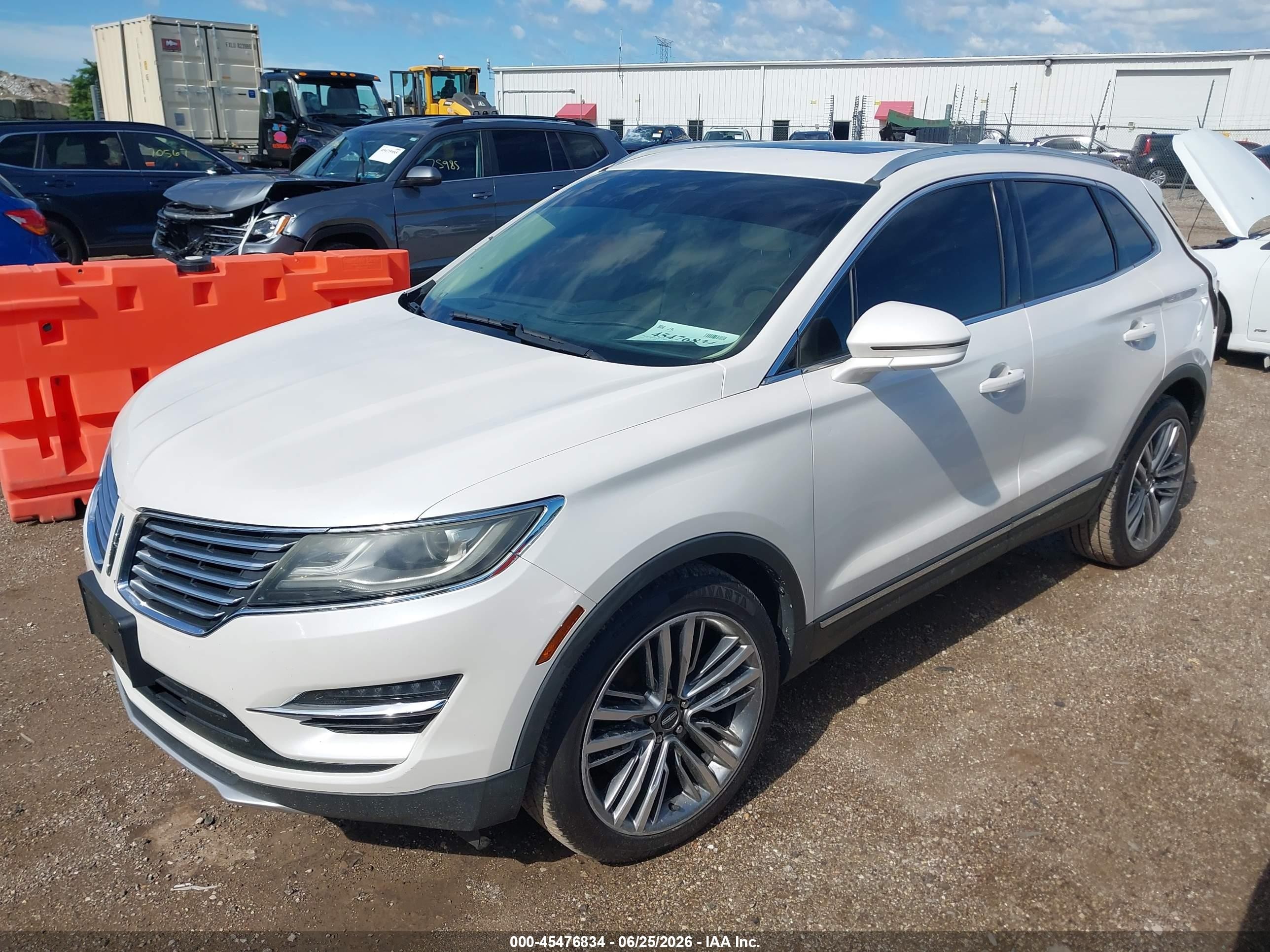 2015 Lincoln Mkc   White vin: 5LMTJ2AHXFUJ33708