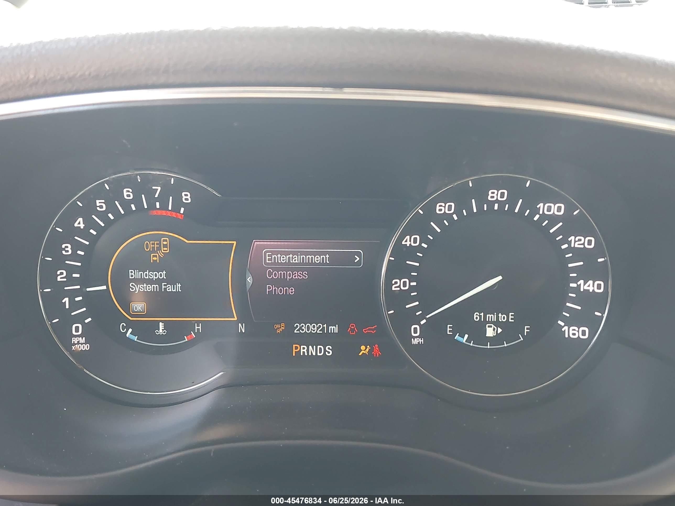 2015 Lincoln Mkc   White vin: 5LMTJ2AHXFUJ33708