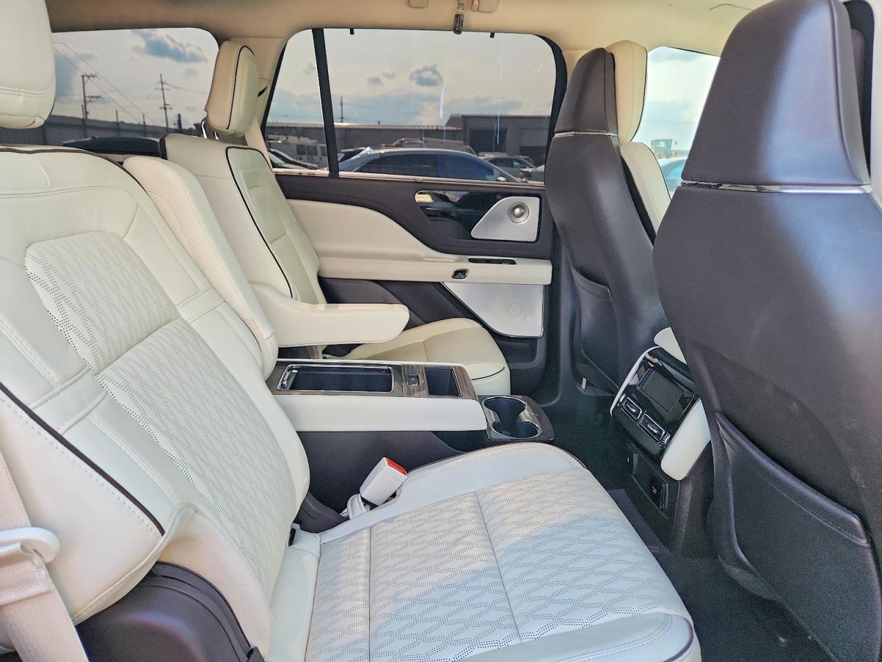 2020 Lincoln Aviator Black Label Grand Touring Black vin: 5LMYJ9YY6LGL30650