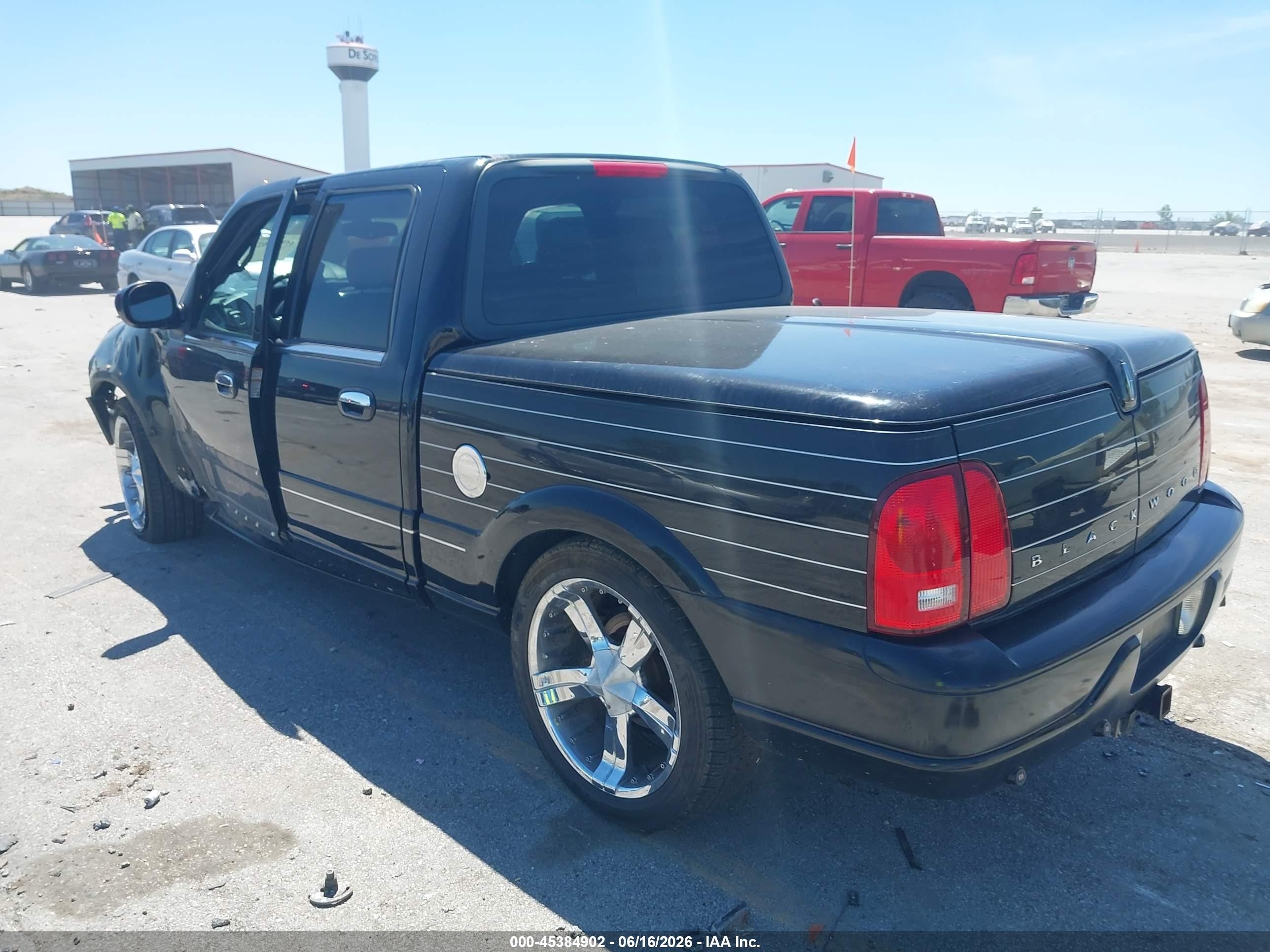 2002 Lincoln Blackwood   Black vin: 5LTEW05AX2KJ00102
