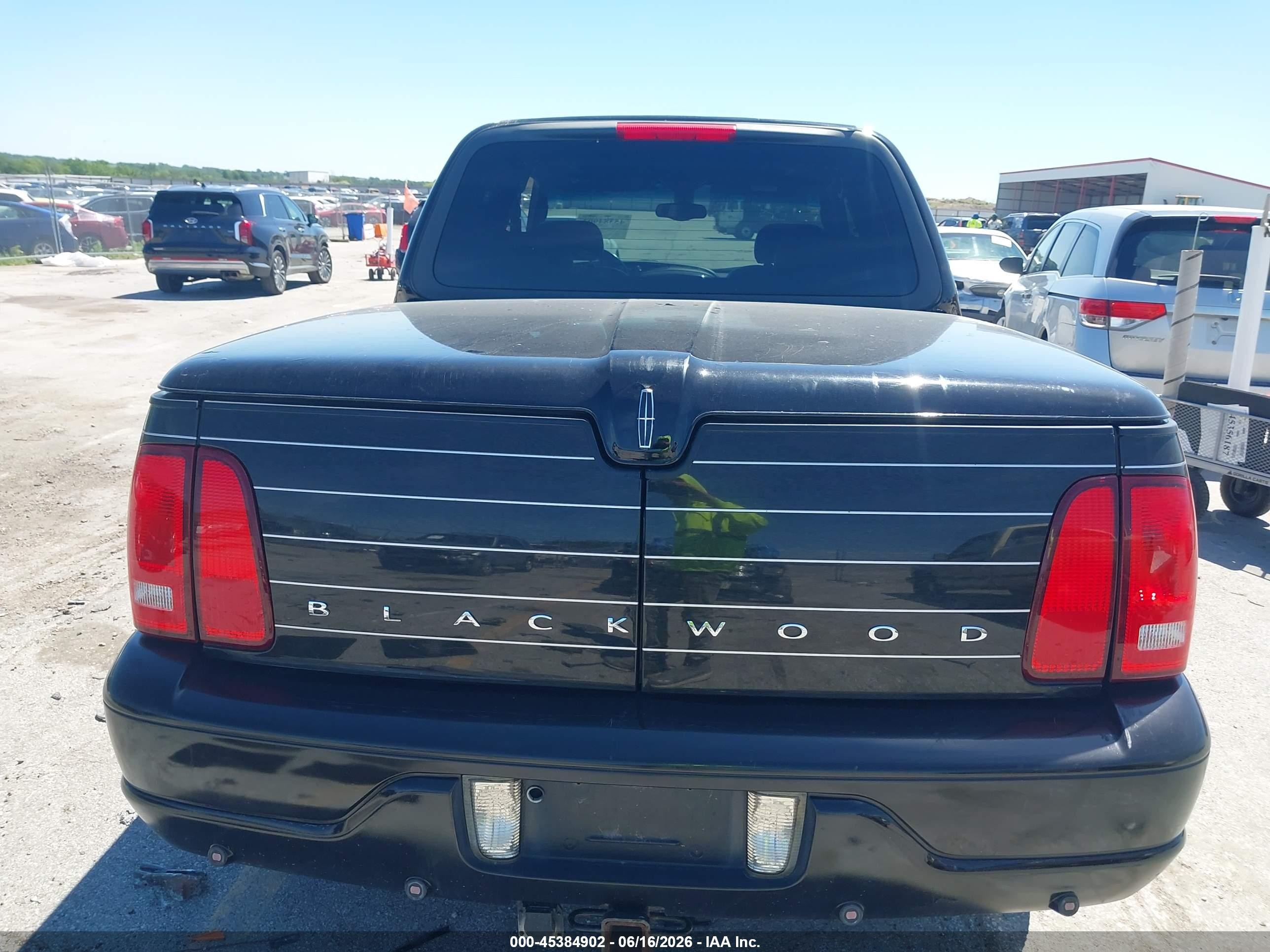 2002 Lincoln Blackwood   Black vin: 5LTEW05AX2KJ00102