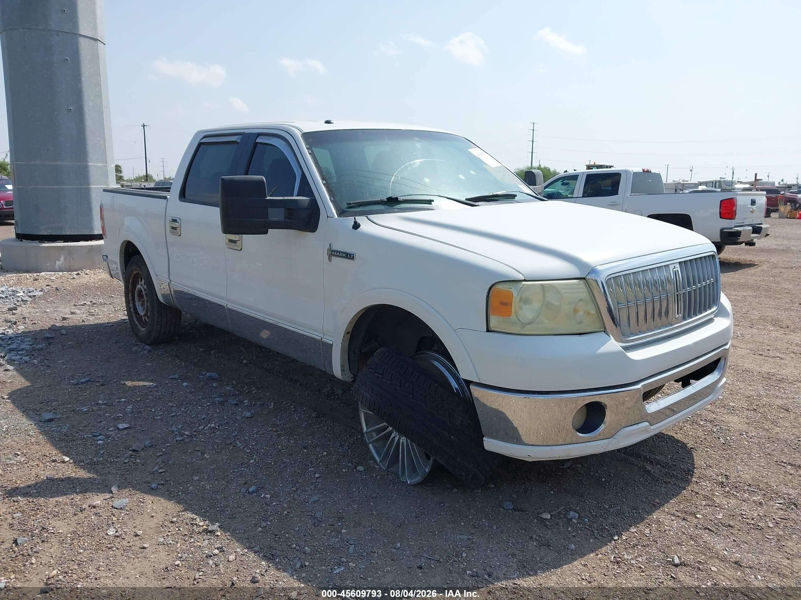 2008 Lincoln Mark Lt White vin: 5LTPW16518FJ01611