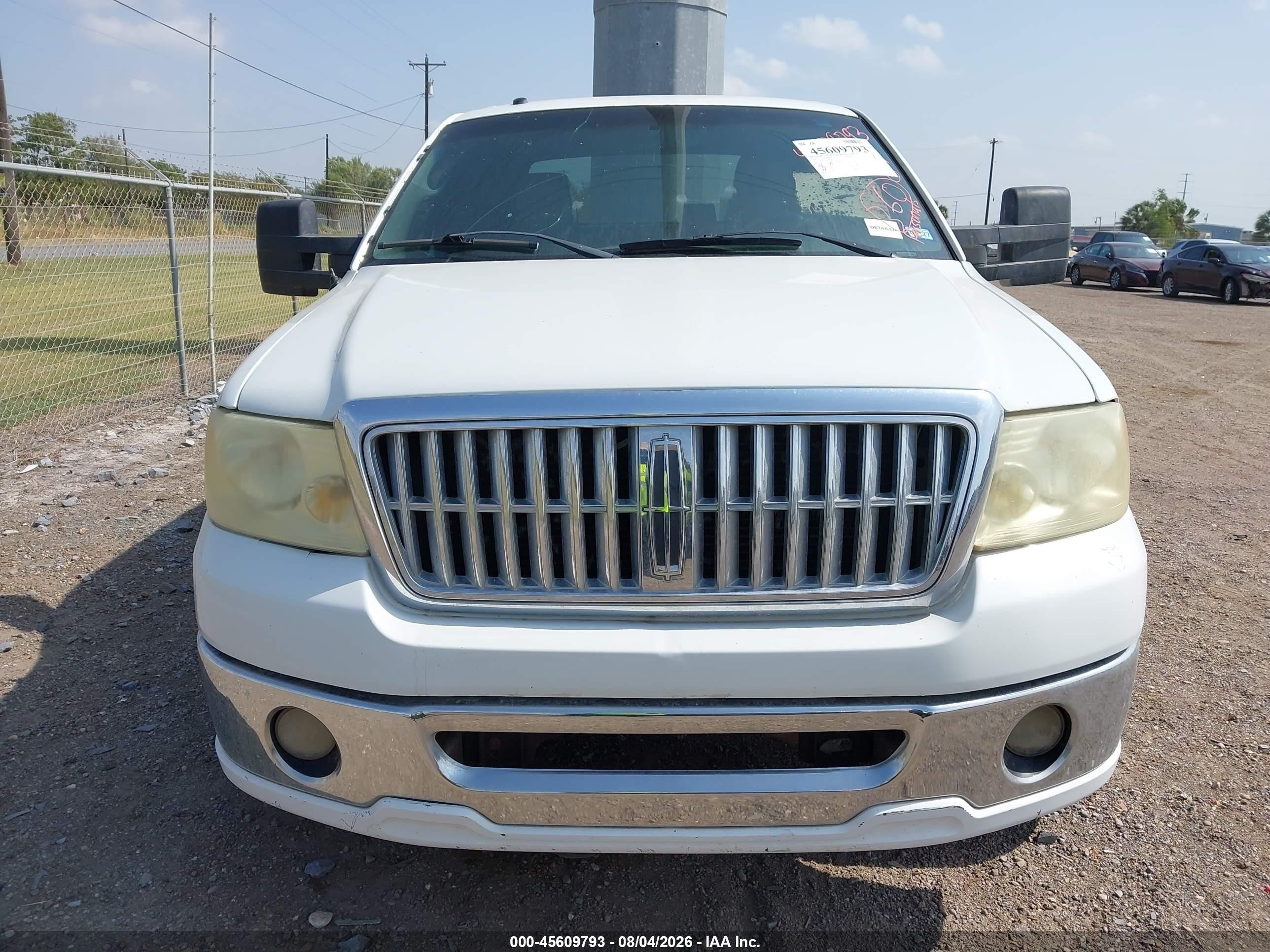 2008 Lincoln Mark Lt White vin: 5LTPW16518FJ01611