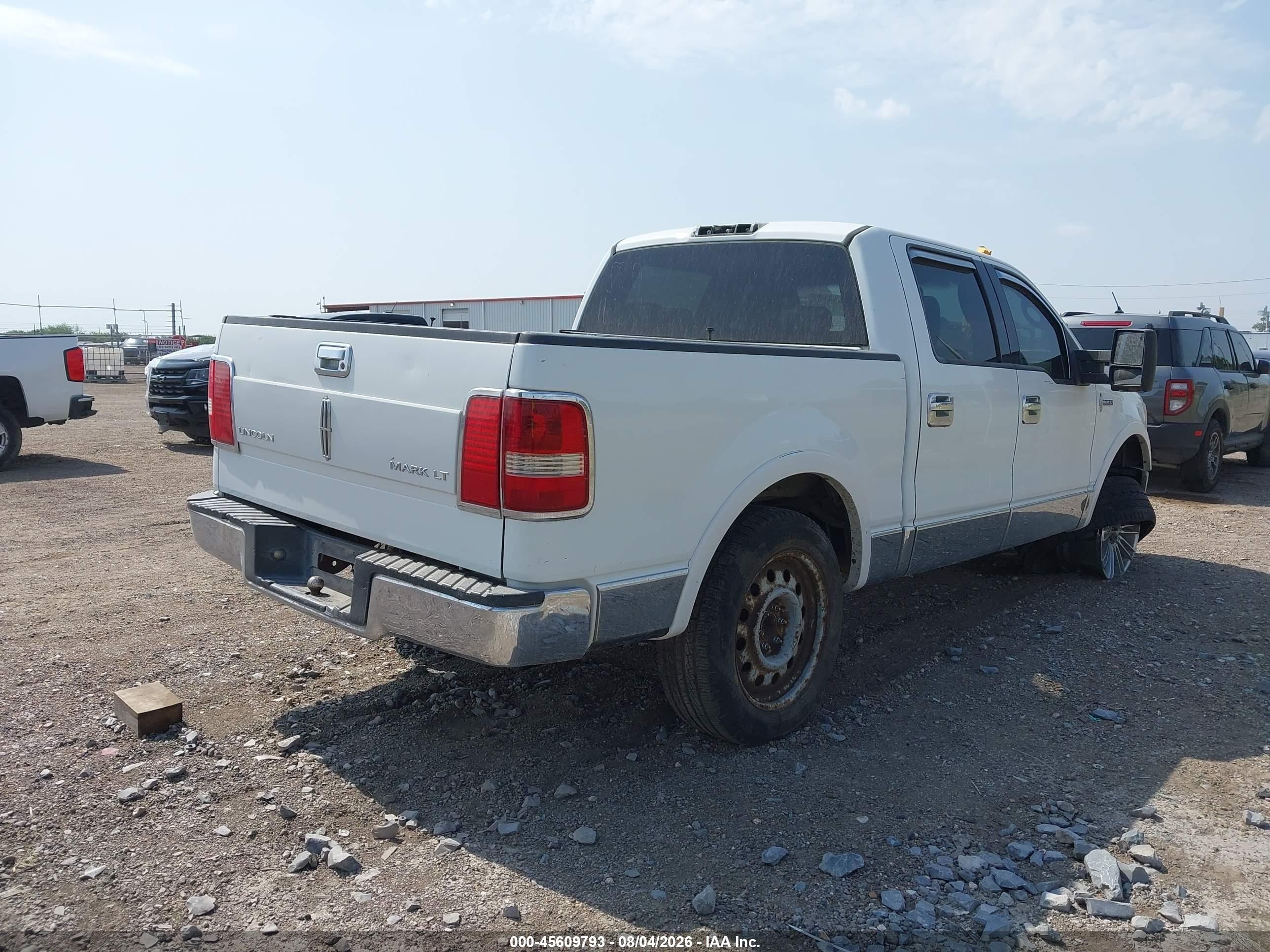 2008 Lincoln Mark Lt White vin: 5LTPW16518FJ01611