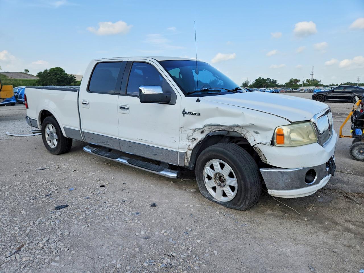 2007 Lincoln Mark Lt White vin: 5LTPW16547FJ04906