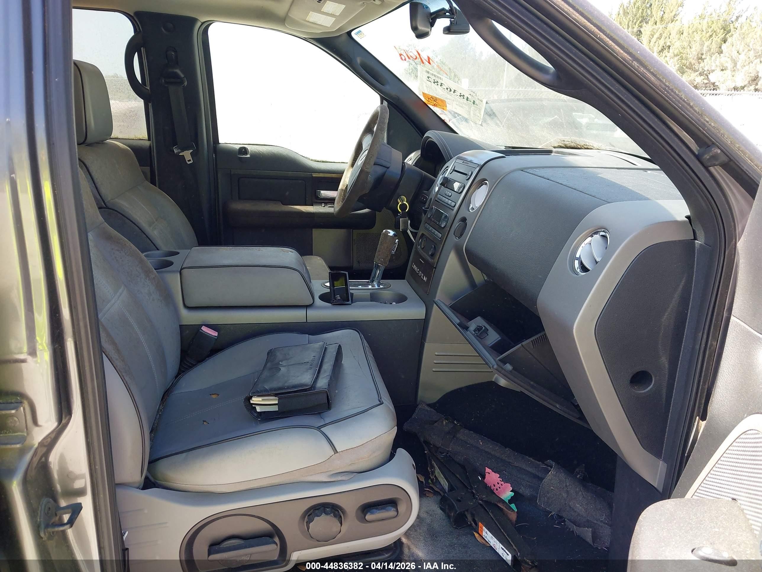 2006 Lincoln Mark Lt   Gray vin: 5LTPW16556FJ24919