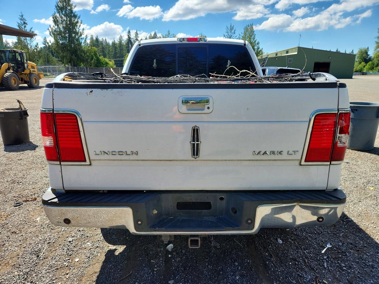 2007 Lincoln Mark Lt White vin: 5LTPW16557FJ01772