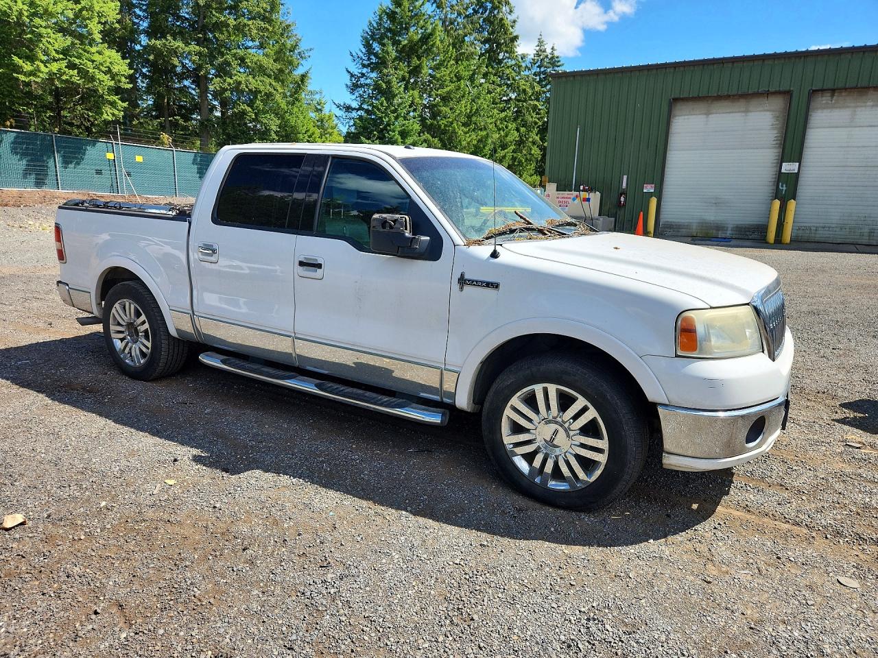 2007 Lincoln Mark Lt White vin: 5LTPW16557FJ01772