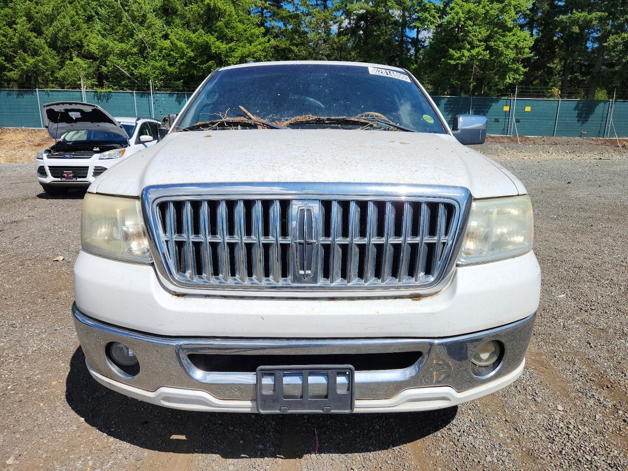 2007 Lincoln Mark Lt White vin: 5LTPW16557FJ01772