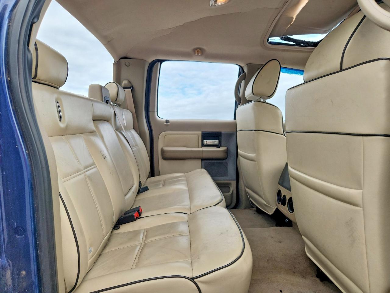 2007 Lincoln Mark Lt Blue vin: 5LTPW16577FJ10845