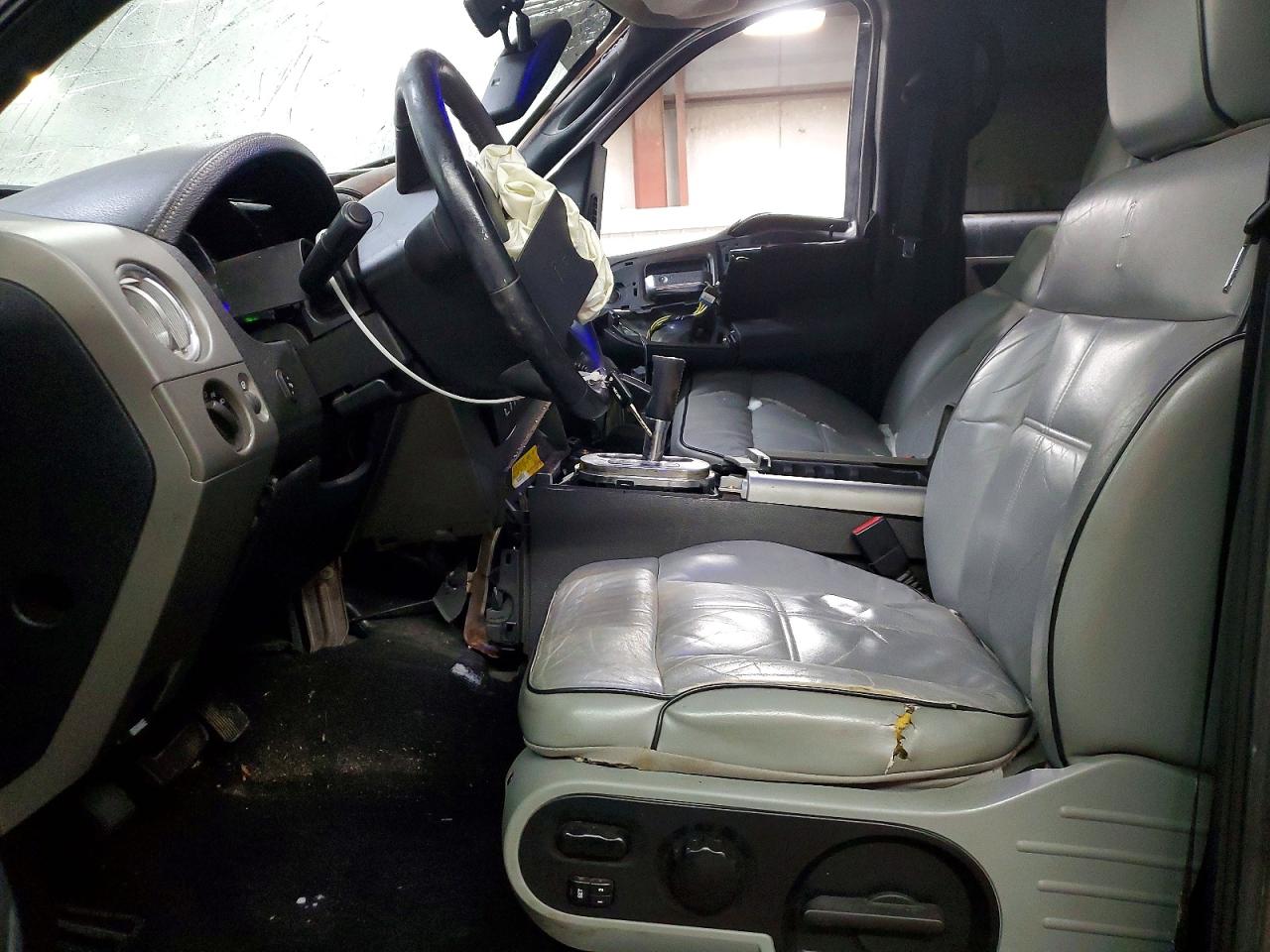 2006 Lincoln Mark Lt Gray vin: 5LTPW16586FJ14076