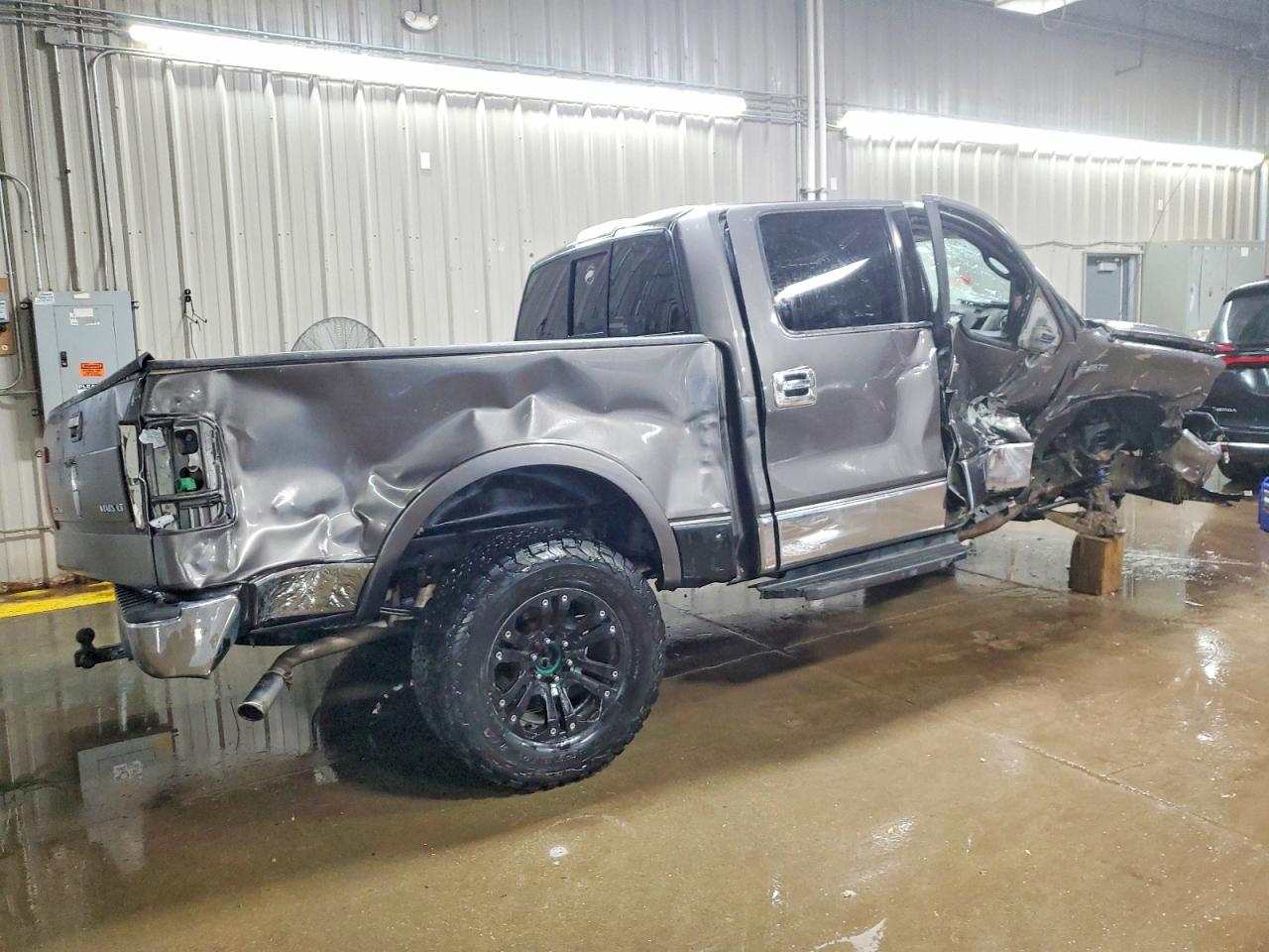 2006 Lincoln Mark Lt Gray vin: 5LTPW16586FJ14076