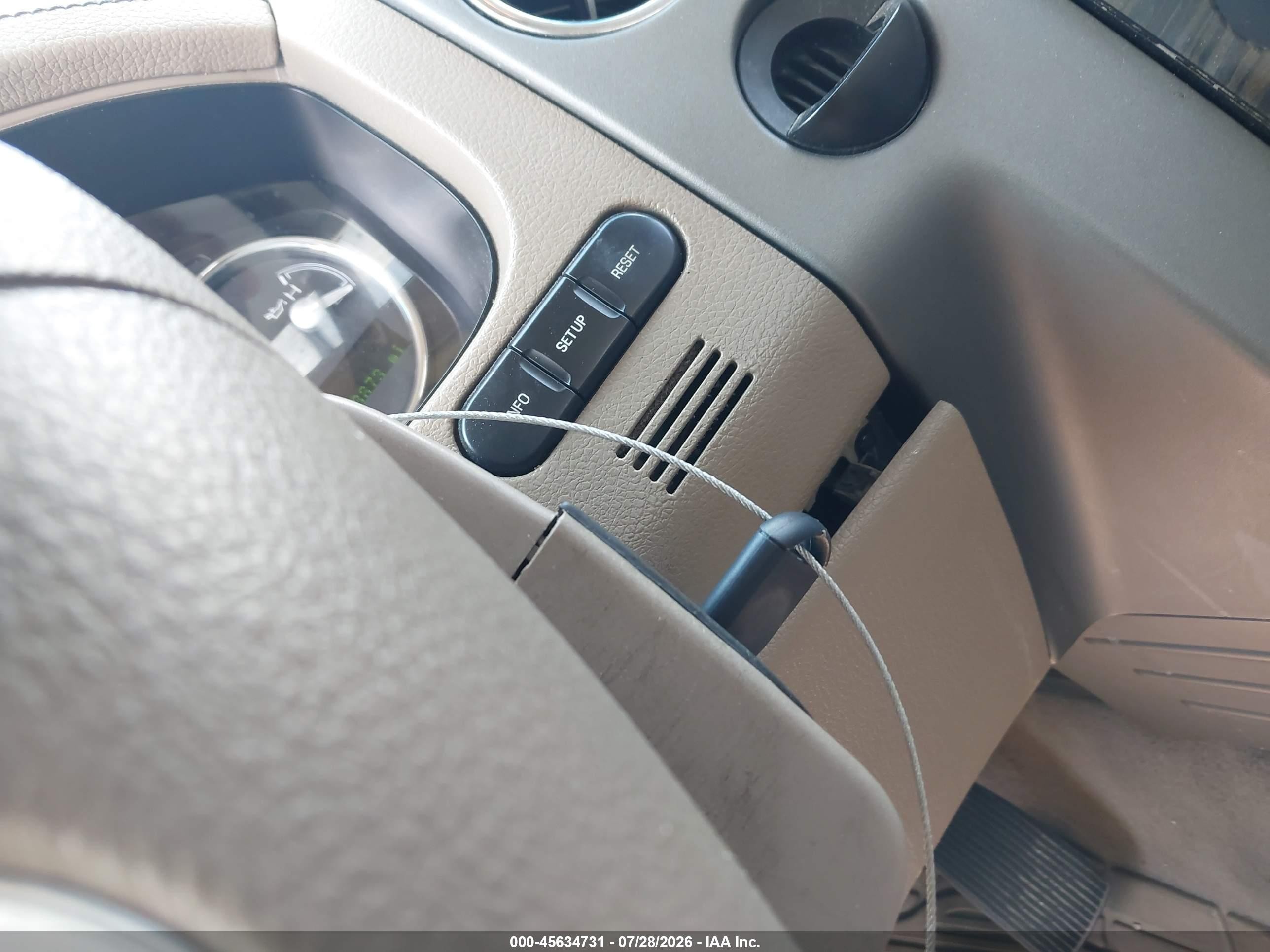 2007 Lincoln Mark Lt   Cream vin: 5LTPW16587FJ03130