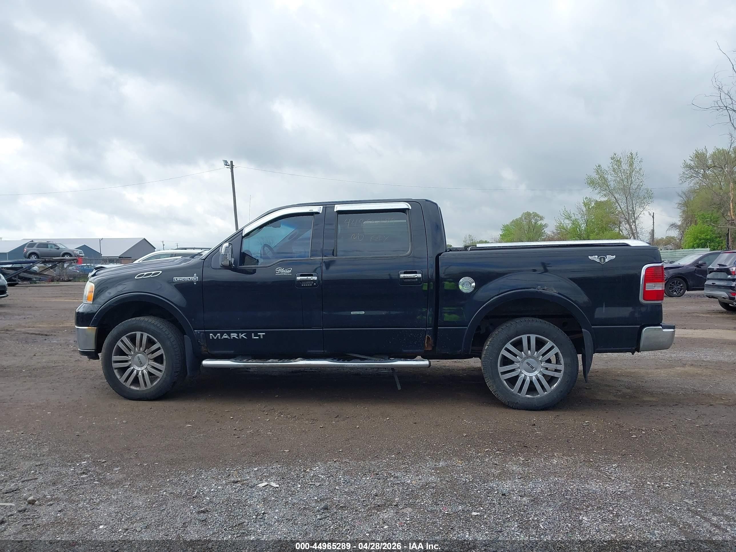 2007 Lincoln Mark Lt   Black vin: 5LTPW18507FJ10053