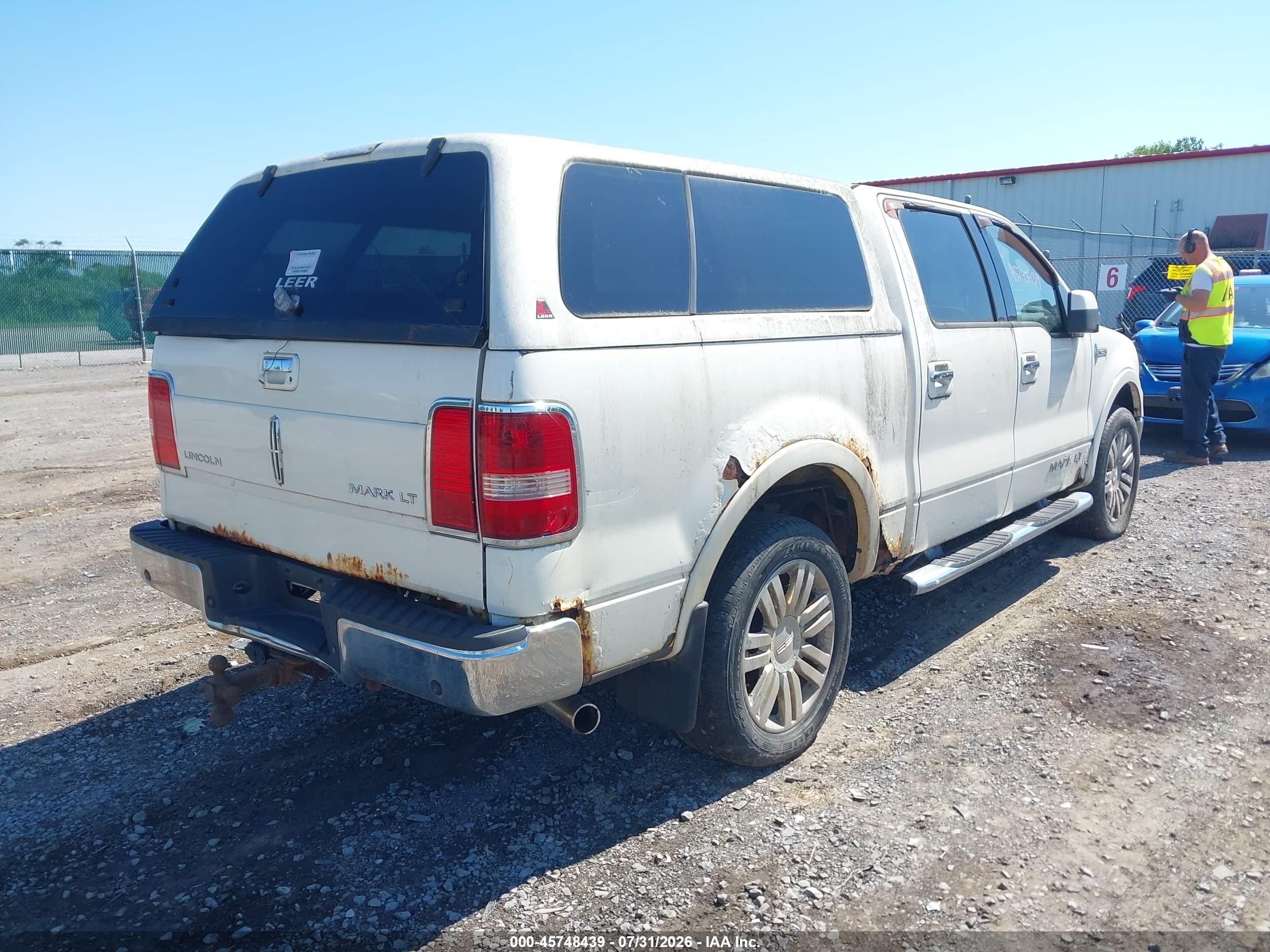 2008 Lincoln Mark Lt   White vin: 5LTPW18508FJ01130