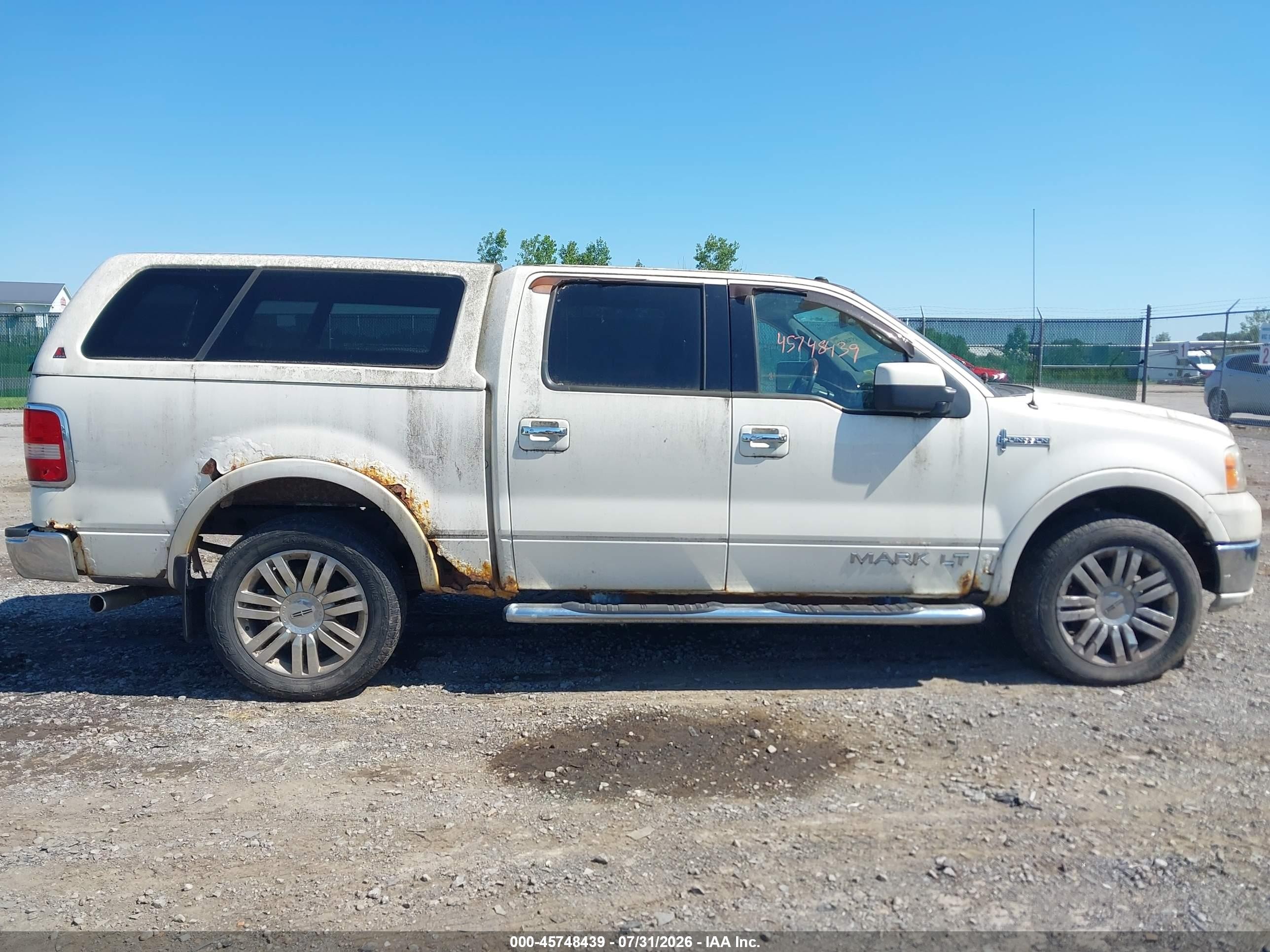 2008 Lincoln Mark Lt   White vin: 5LTPW18508FJ01130