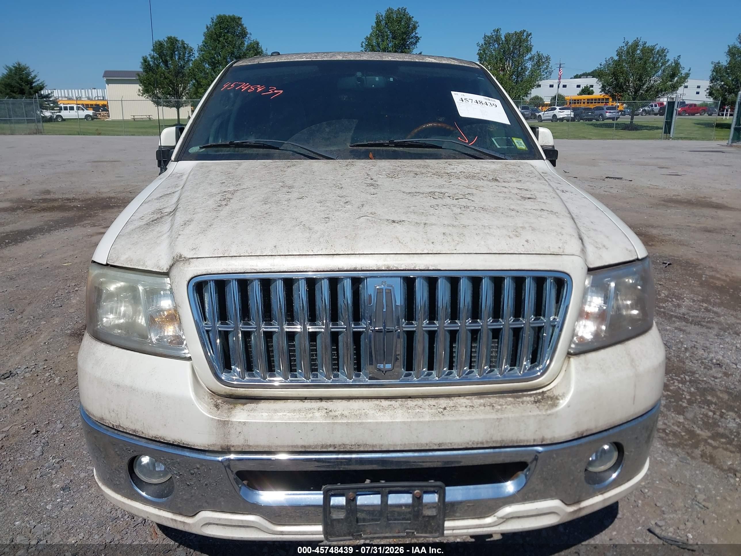 2008 Lincoln Mark Lt   White vin: 5LTPW18508FJ01130
