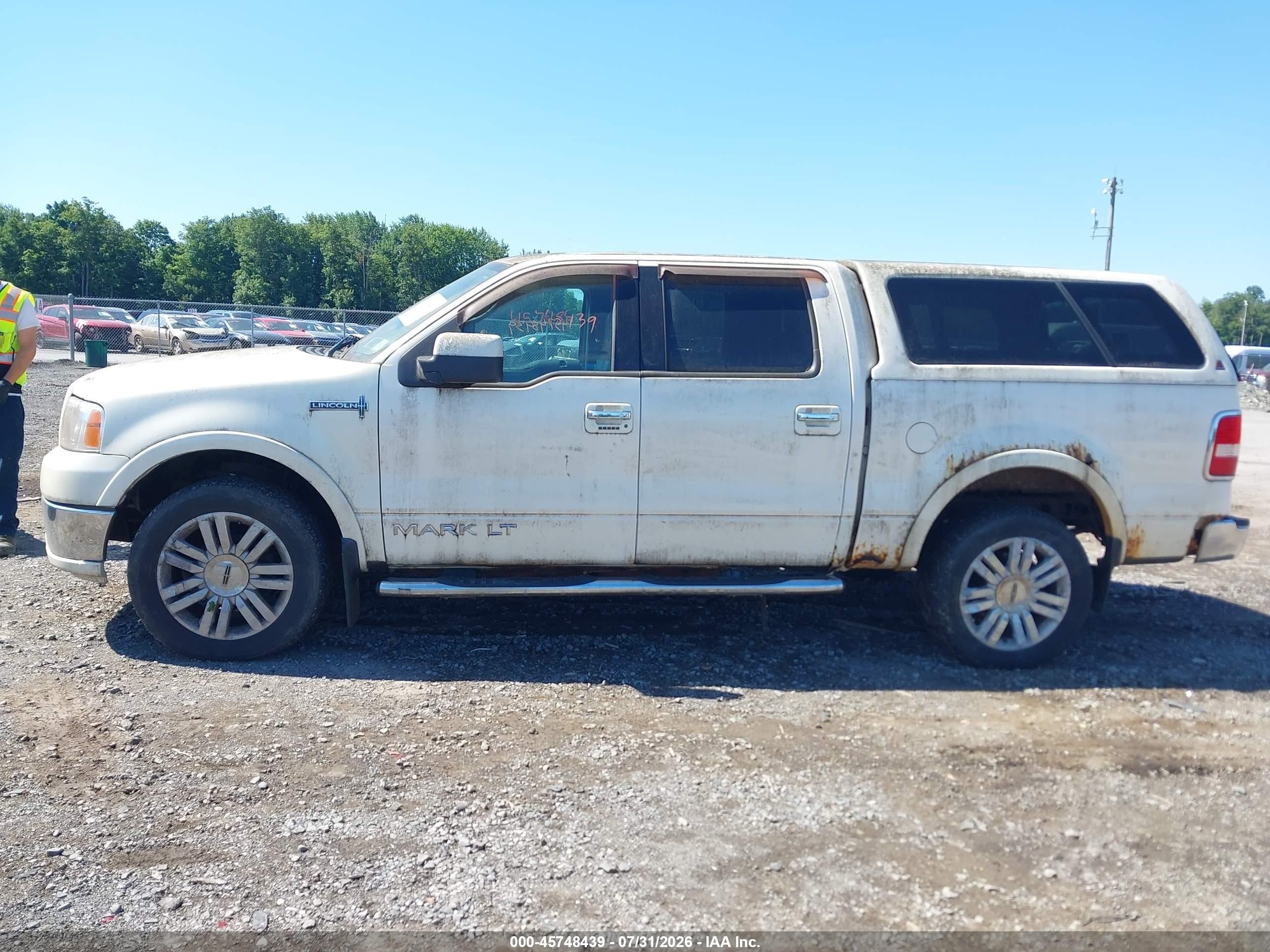 2008 Lincoln Mark Lt   White vin: 5LTPW18508FJ01130