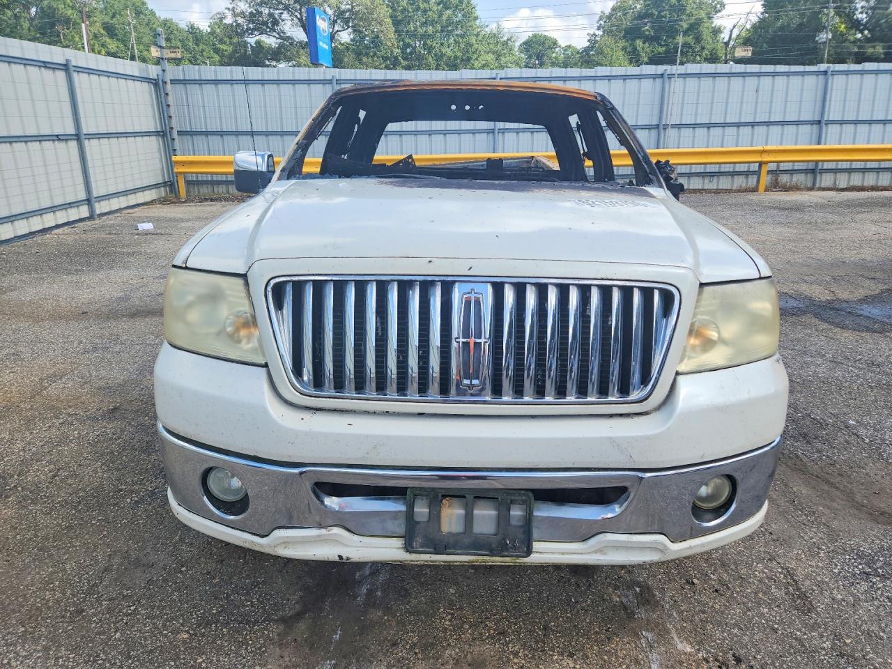 2006 Lincoln Mark Lt White vin: 5LTPW18516FJ17267