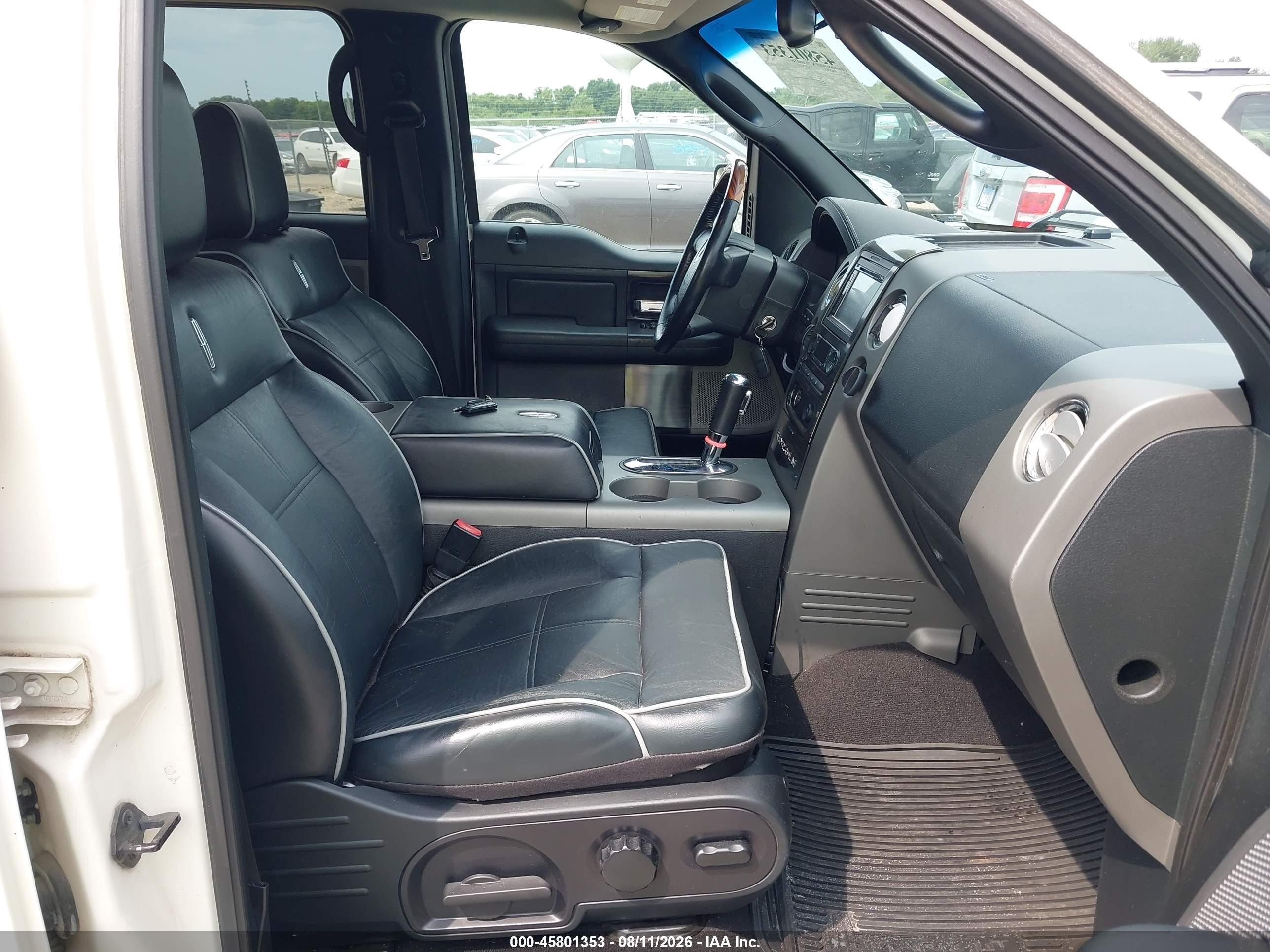 2007 Lincoln Mark Lt   Cream vin: 5LTPW18517FJ08053
