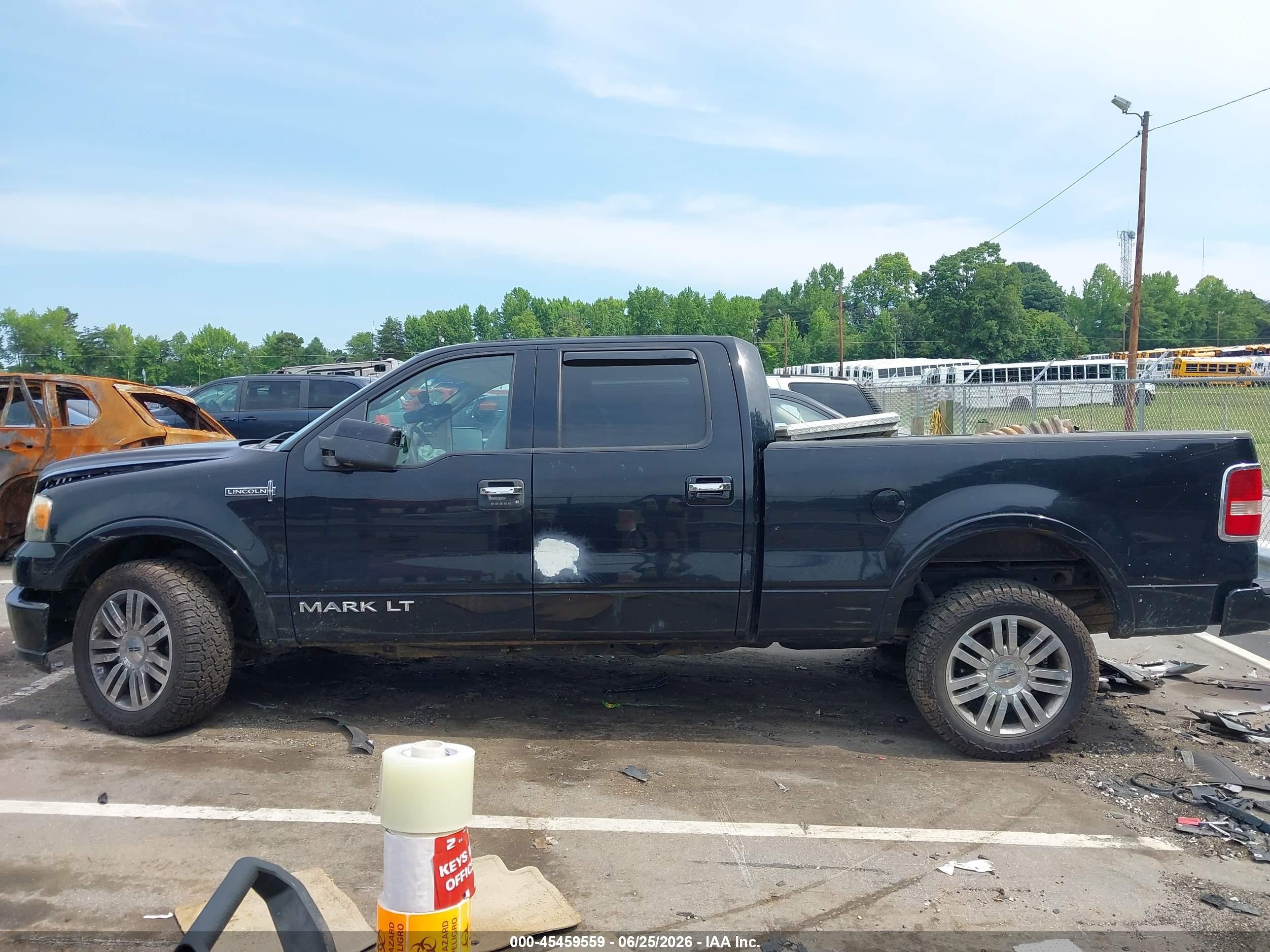 2007 Lincoln Mark Lt   Black vin: 5LTPW18527FJ01046