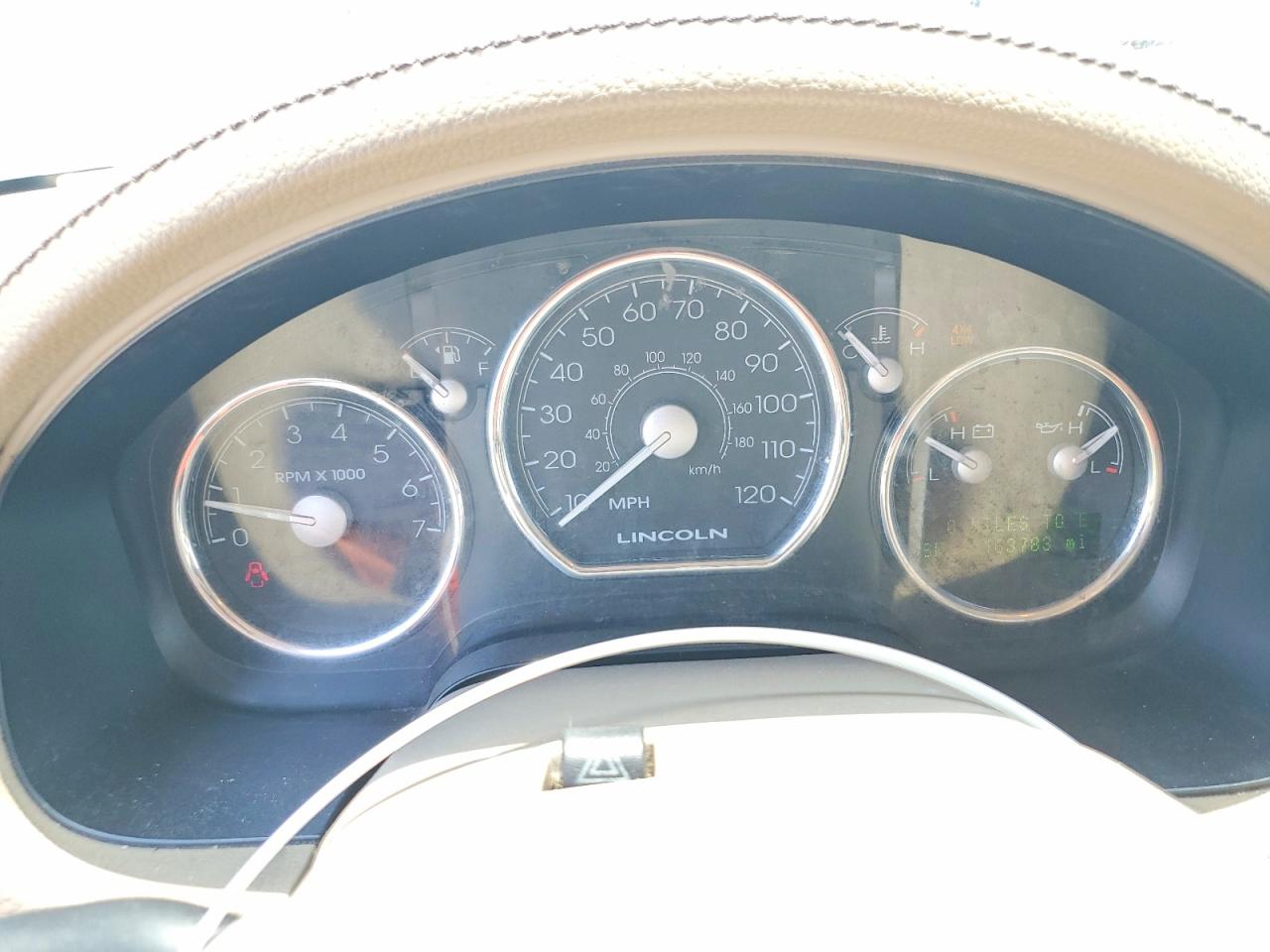 2007 Lincoln Mark Lt White vin: 5LTPW18527FJ01077