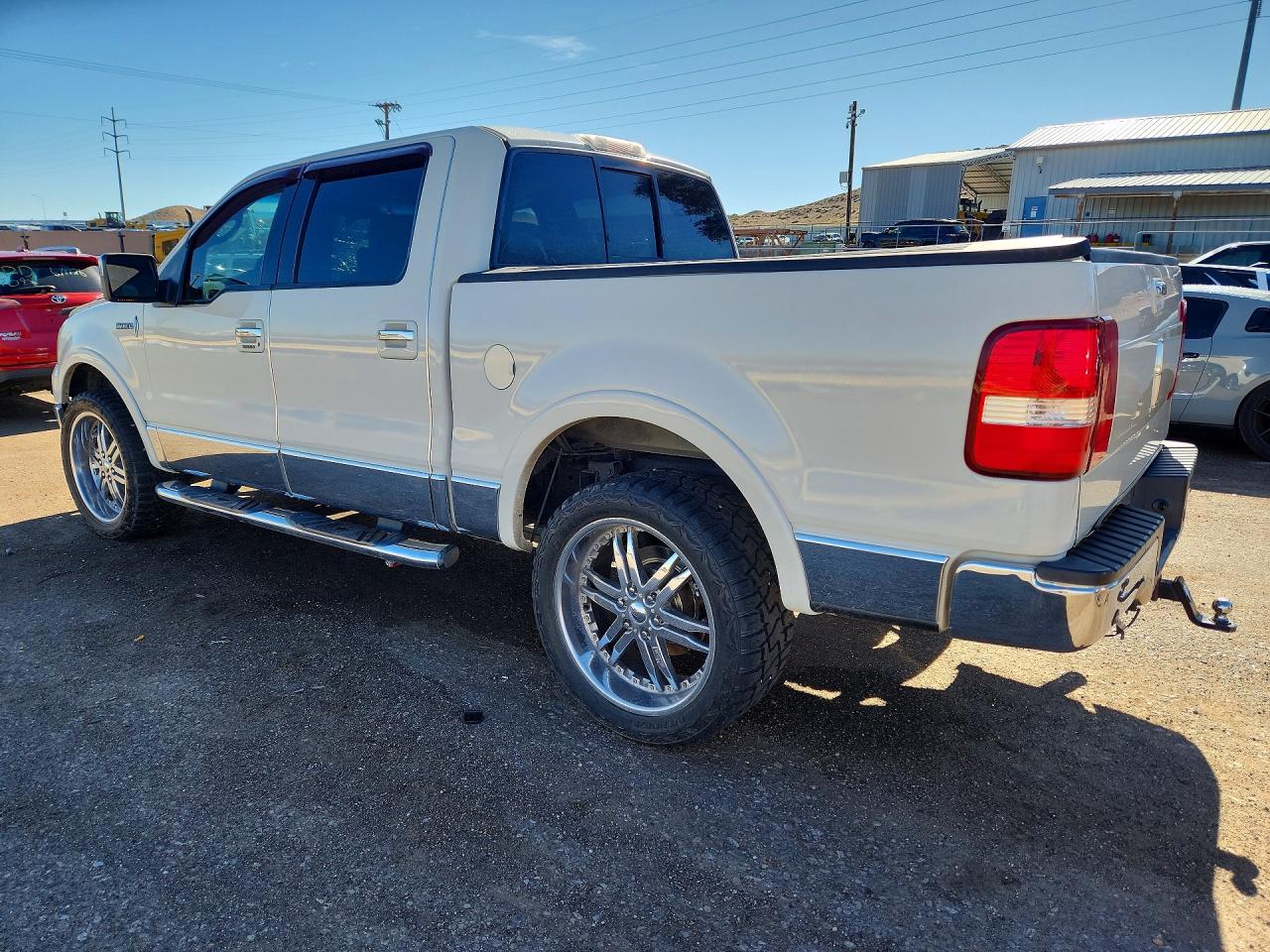 2006 Lincoln Mark Lt White vin: 5LTPW18536FJ15701