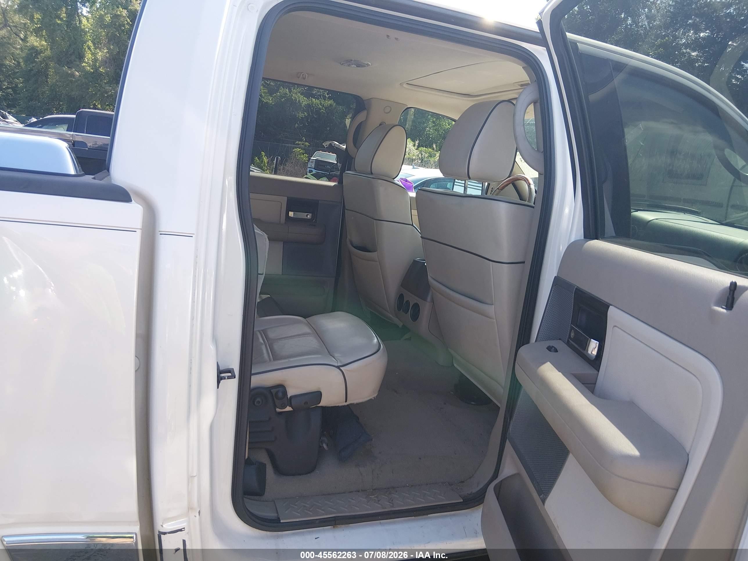 2007 Lincoln Mark Lt   White vin: 5LTPW18547FJ11674