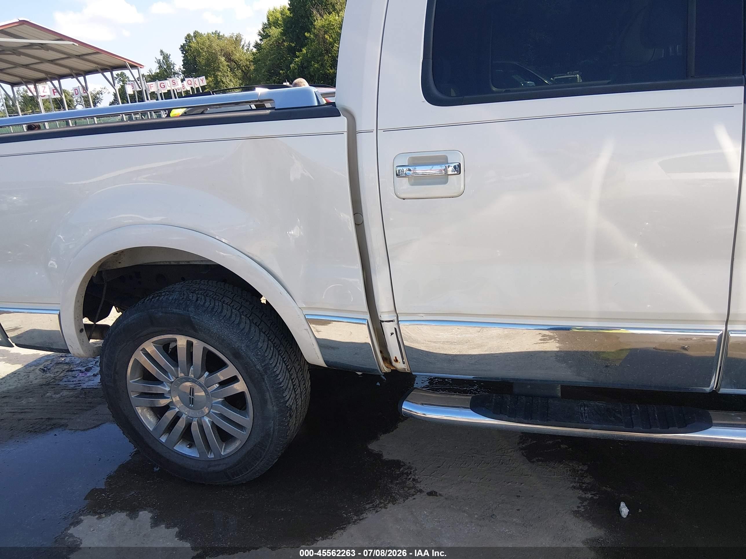 2007 Lincoln Mark Lt   White vin: 5LTPW18547FJ11674