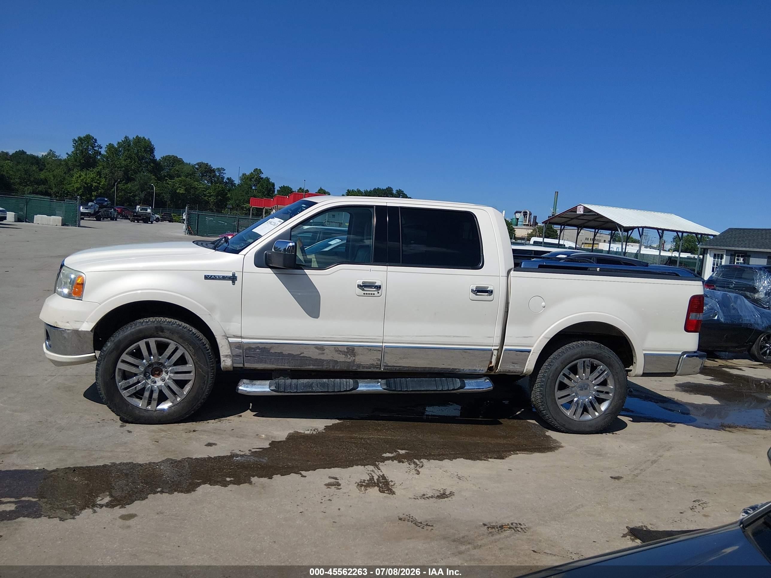 2007 Lincoln Mark Lt   White vin: 5LTPW18547FJ11674