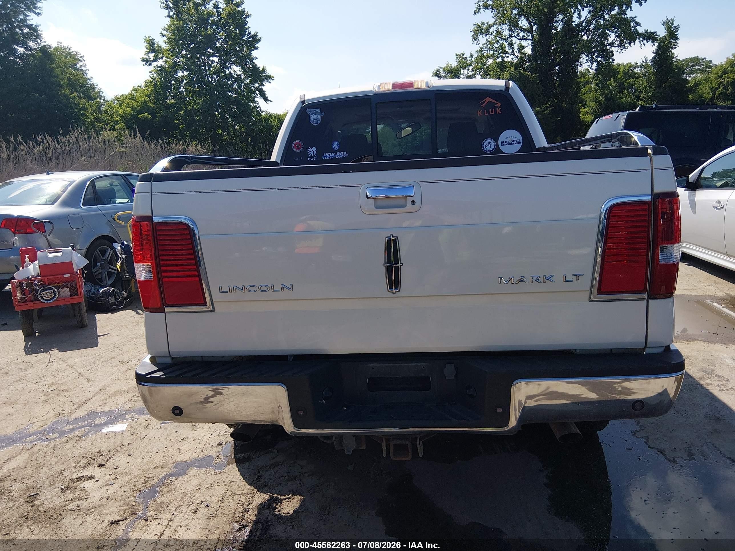 2007 Lincoln Mark Lt   White vin: 5LTPW18547FJ11674