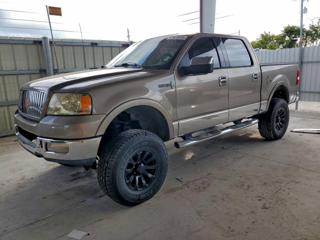 2006 Lincoln Mark Lt Beige vin: 5LTPW18566FJ07513