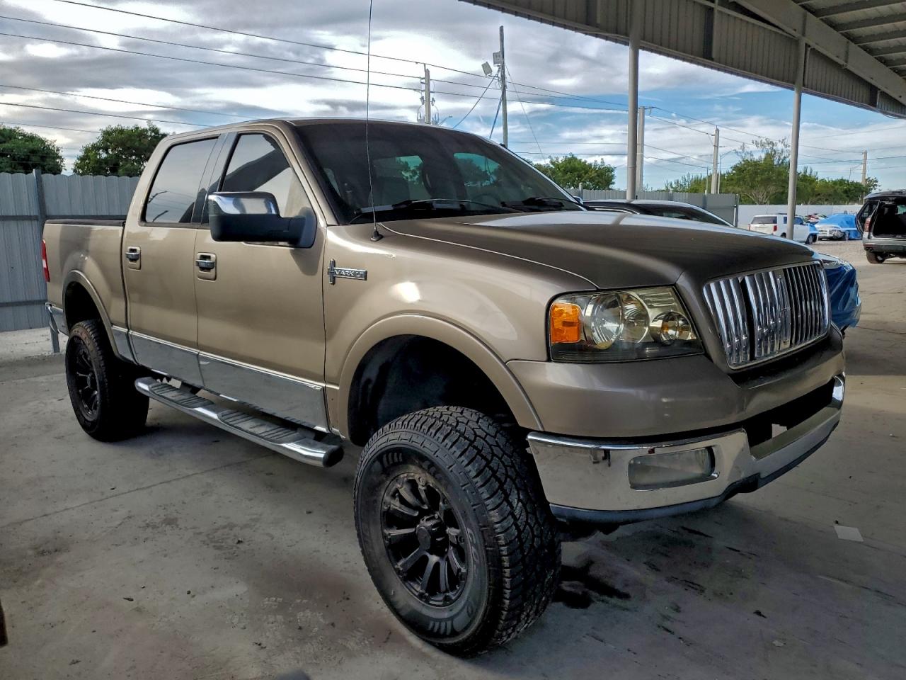 2006 Lincoln Mark Lt Beige vin: 5LTPW18566FJ07513