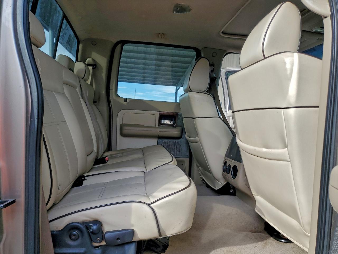 2006 Lincoln Mark Lt Beige vin: 5LTPW18566FJ07513