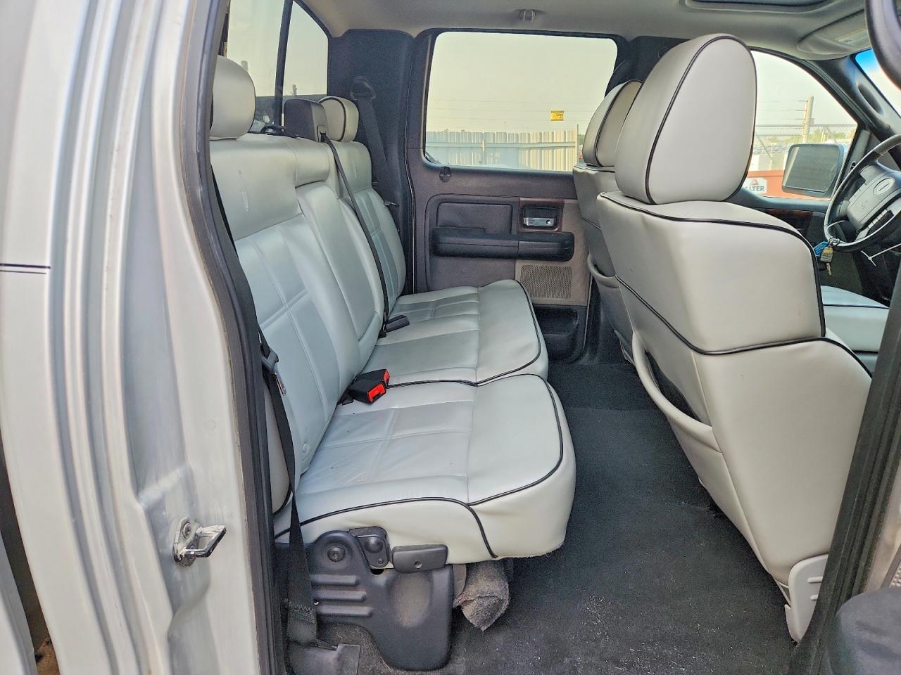 2006 Lincoln Mark Lt Gray vin: 5LTPW185X6FJ03125