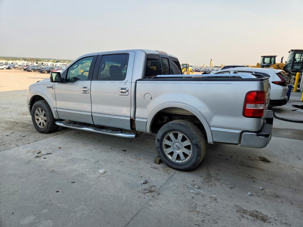 2006 Lincoln Mark Lt Gray vin: 5LTPW185X6FJ03125