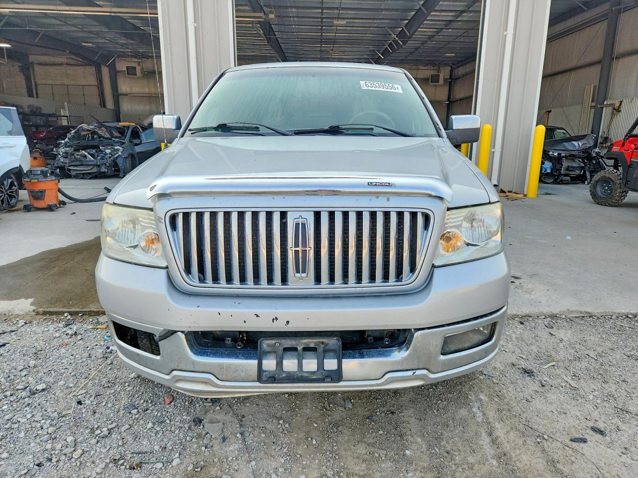 2006 Lincoln Mark Lt Gray vin: 5LTPW185X6FJ03125