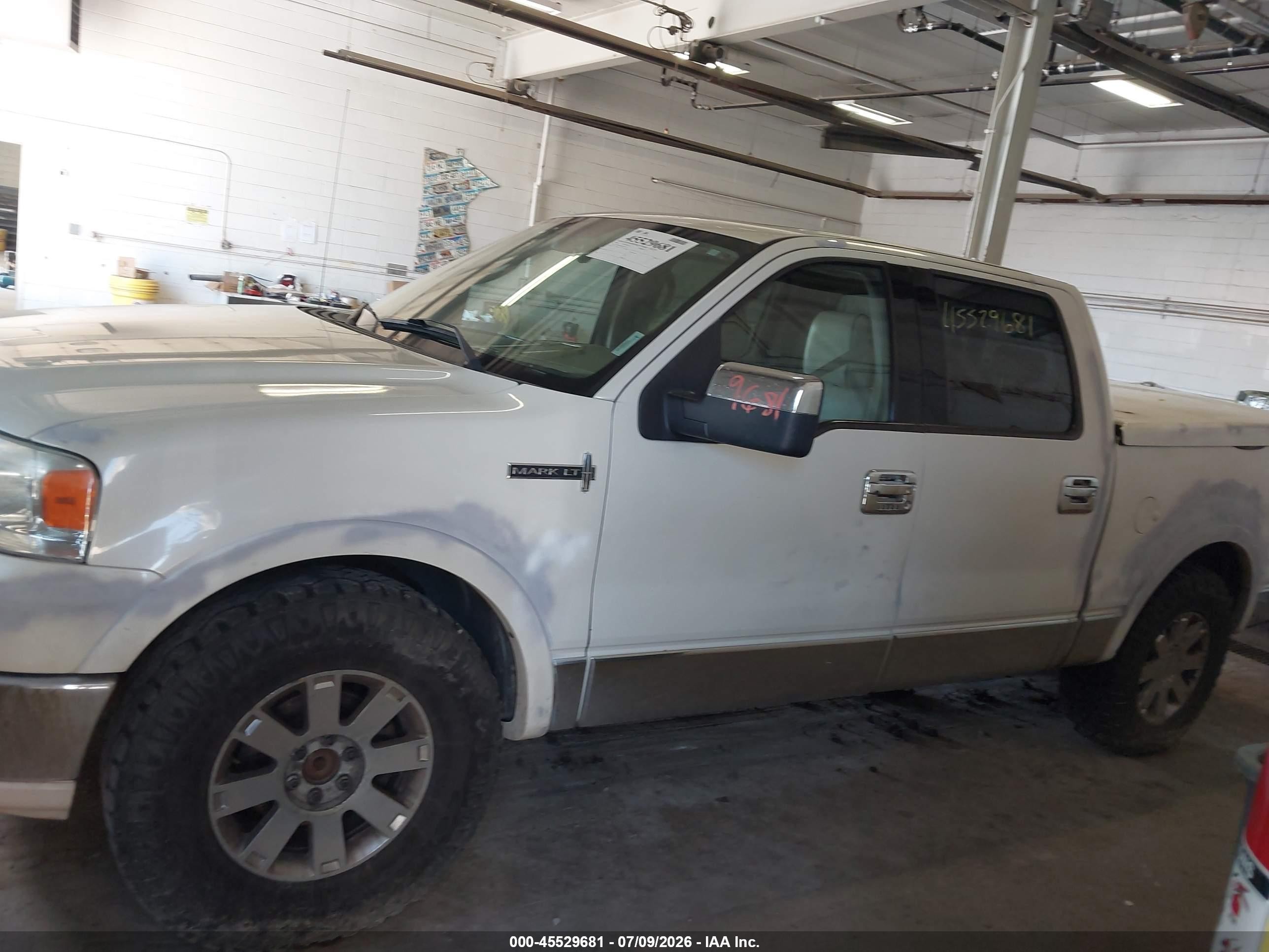 2006 Lincoln Mark Lt Белый vin: 5LTPW185X6FJ16165