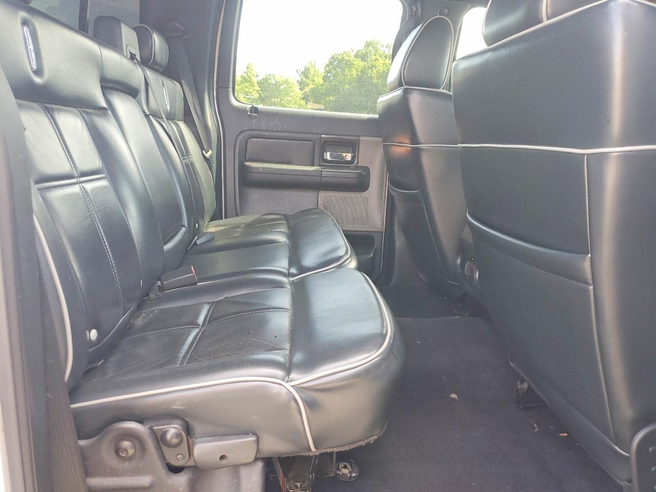2007 Lincoln Mark Lt White vin: 5LTPW185X7FJ01618