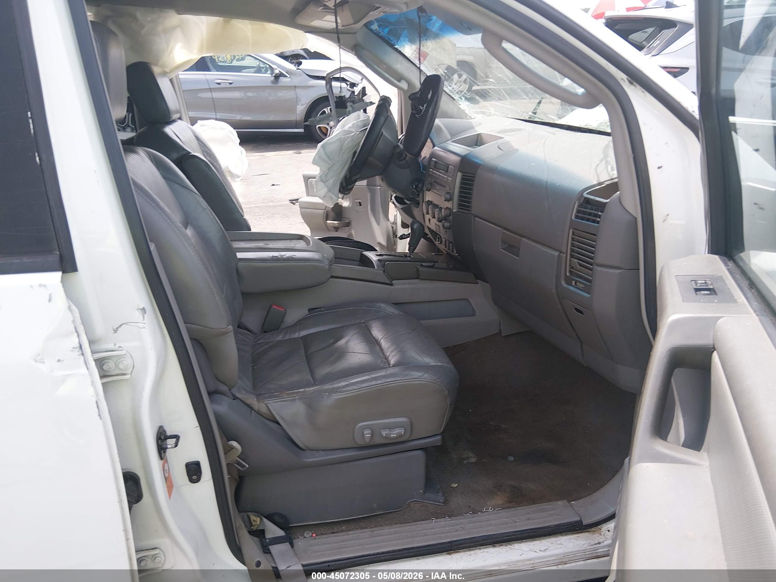 2004 Nissan Pathfinder Armada Le Белый vin: 5N1AA08A04N725875